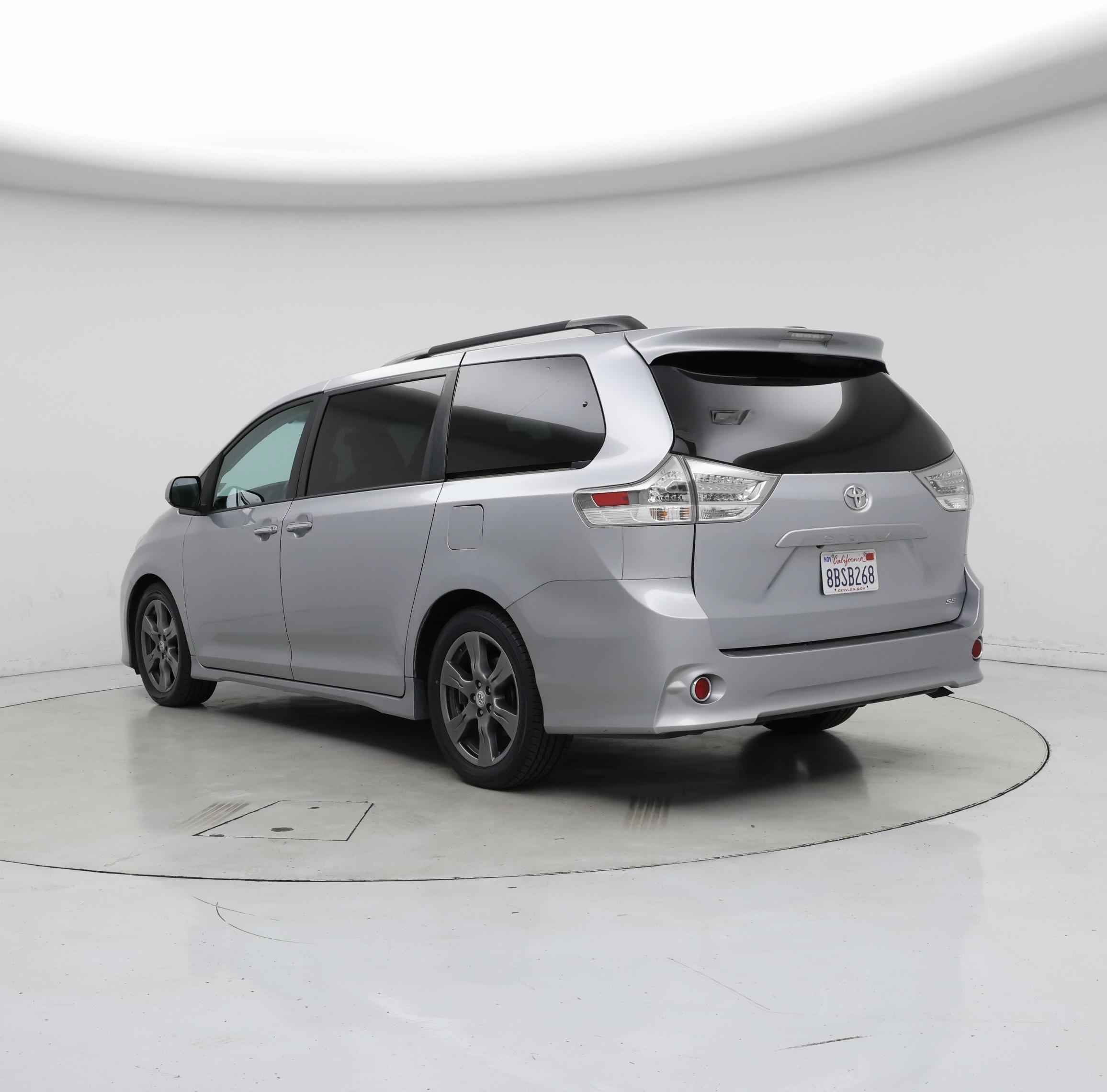 Thumbnail: 2017 Toyota Sienna - 2