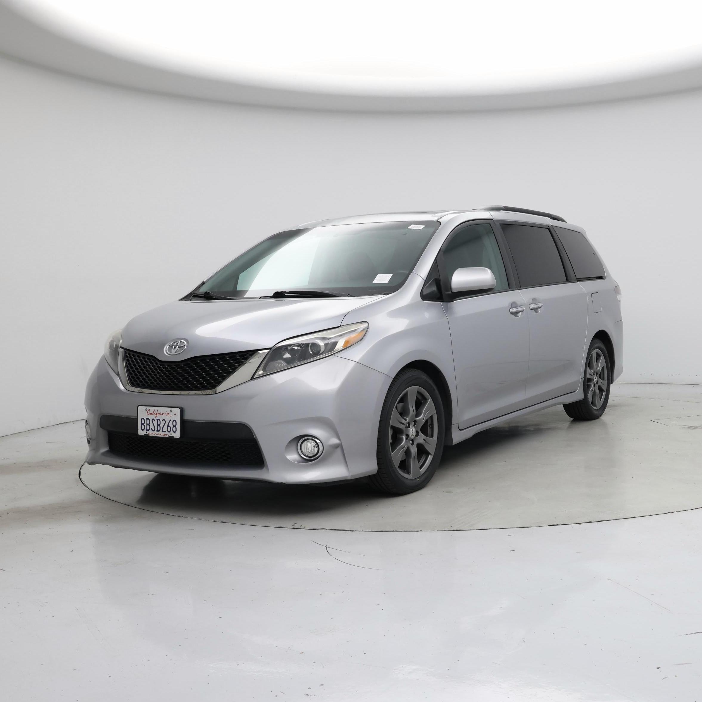 Thumbnail: 2017 Toyota Sienna - 4