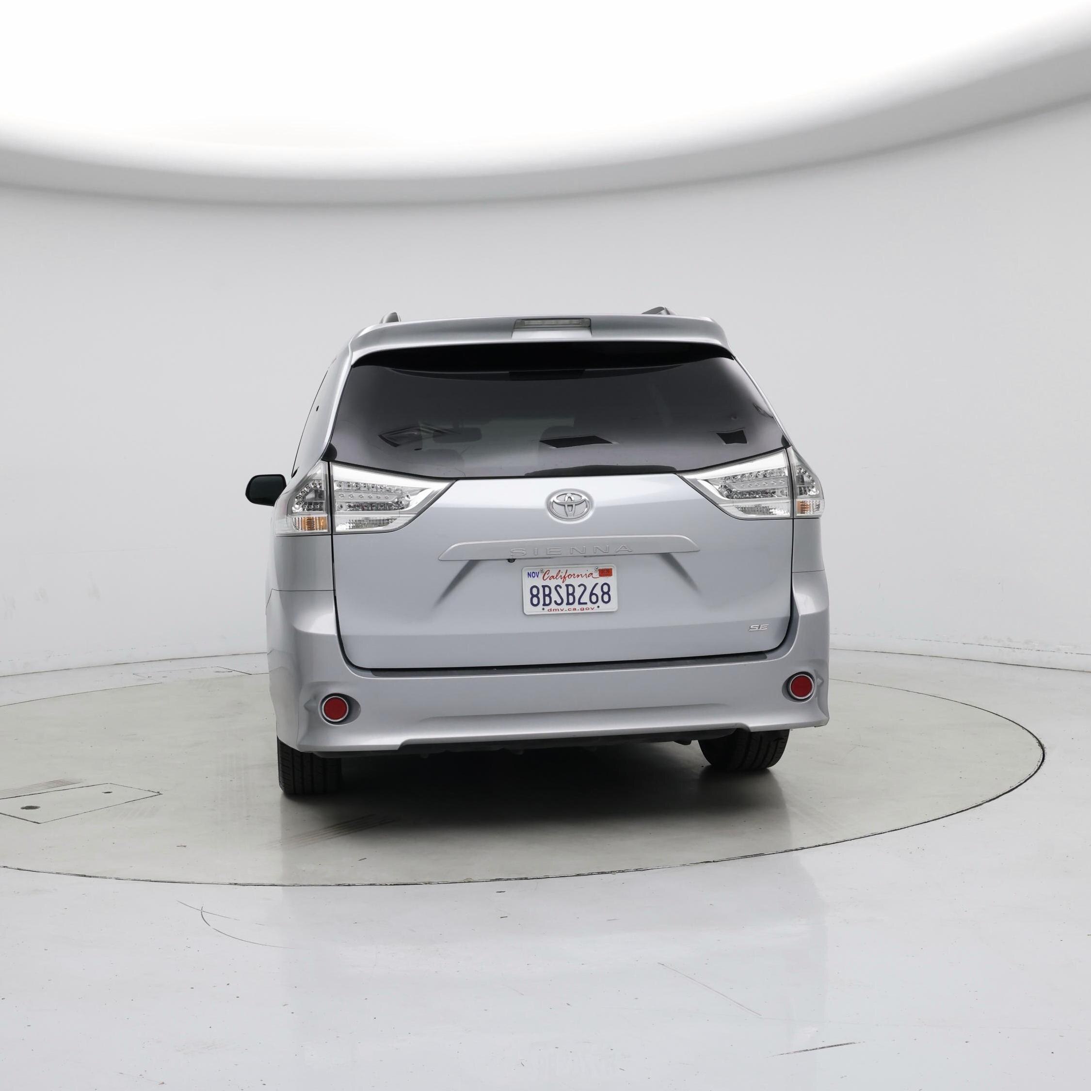 Thumbnail: 2017 Toyota Sienna - 6