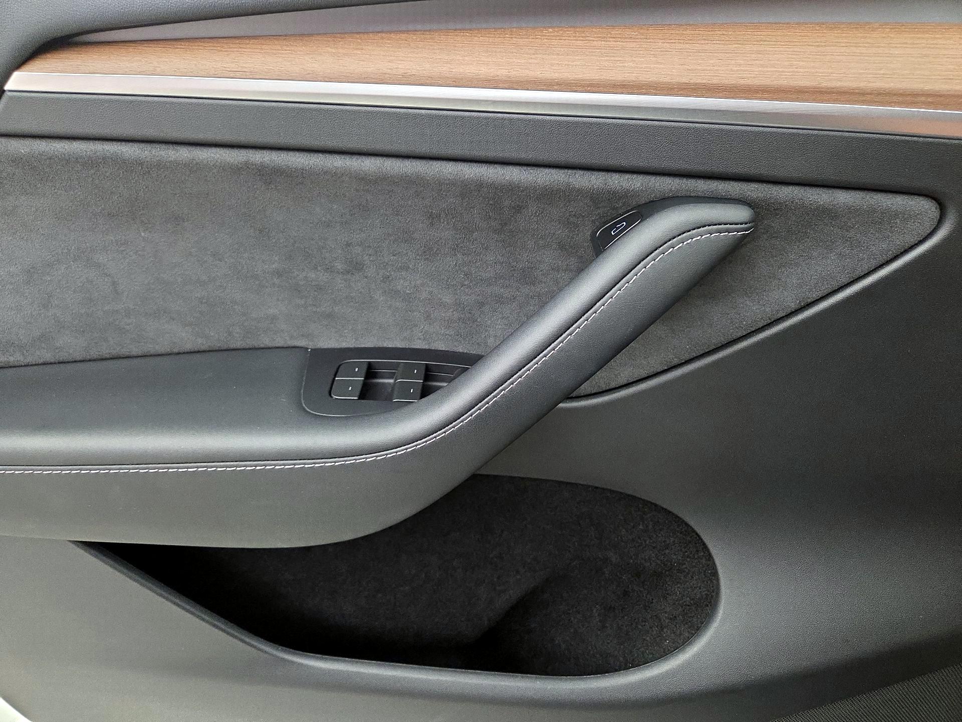 Thumbnail: 2023 Tesla Model Y - 12