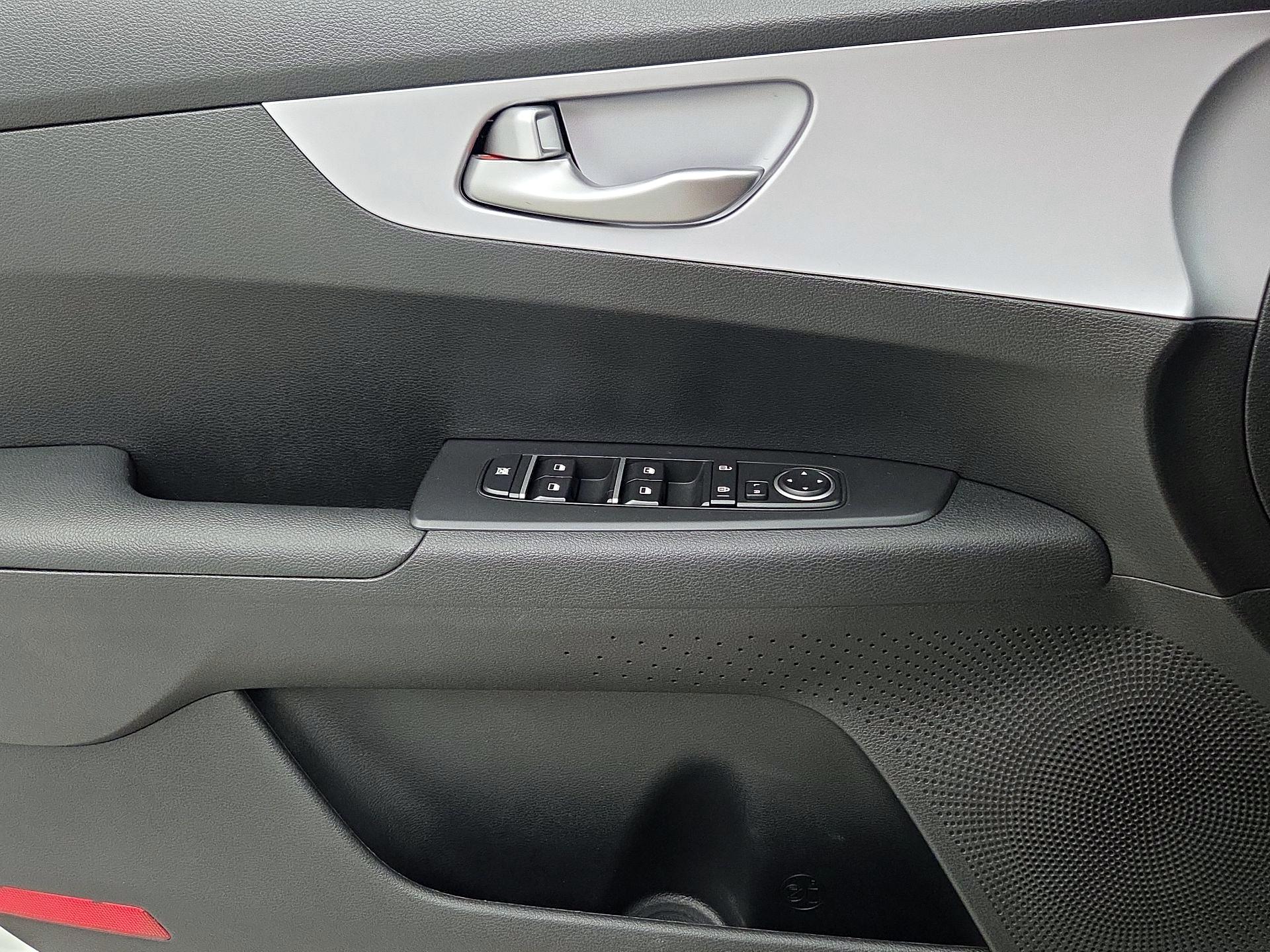 Thumbnail: 2024 Kia Forte - 12