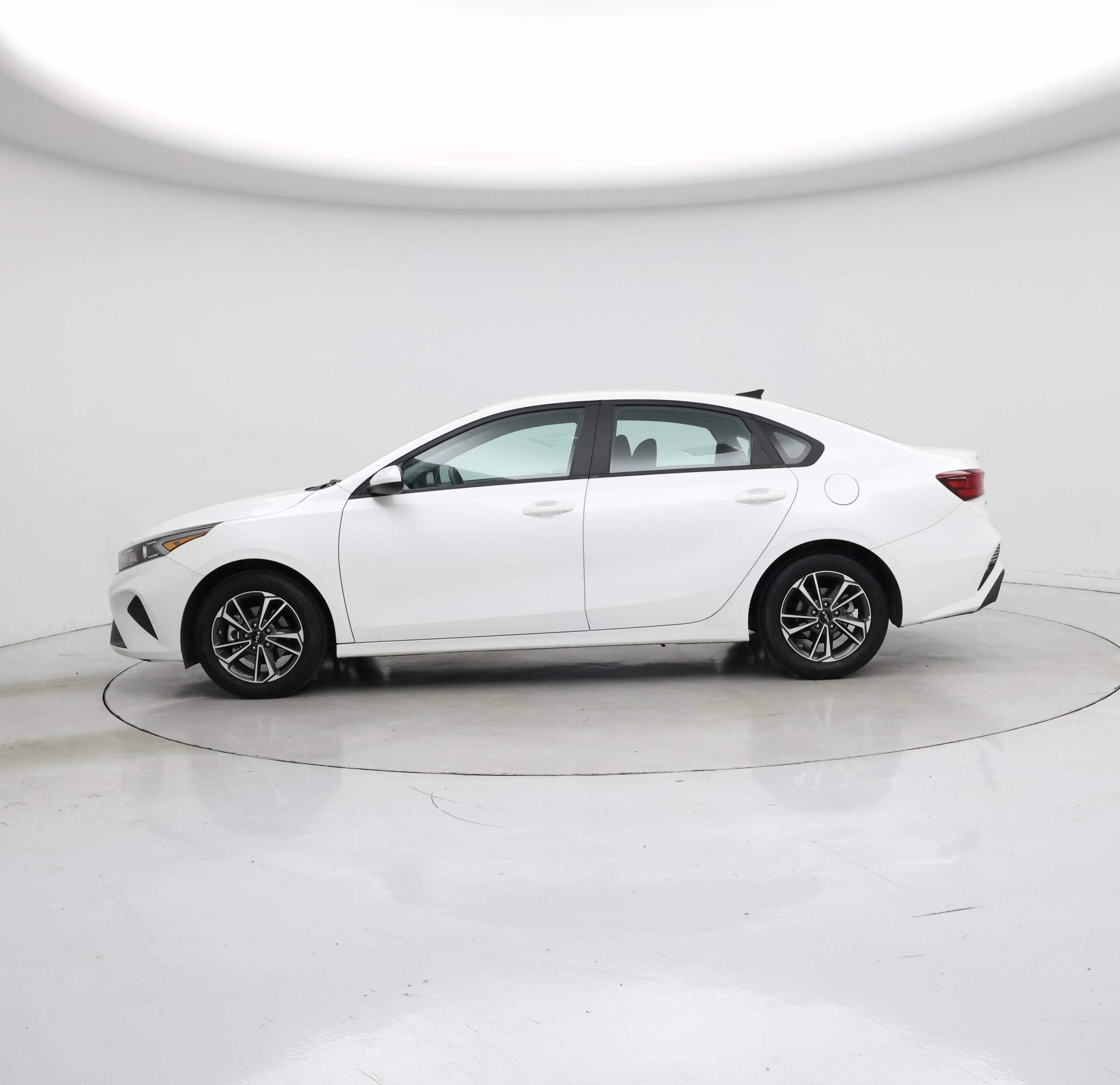 Thumbnail: 2024 Kia Forte - 3