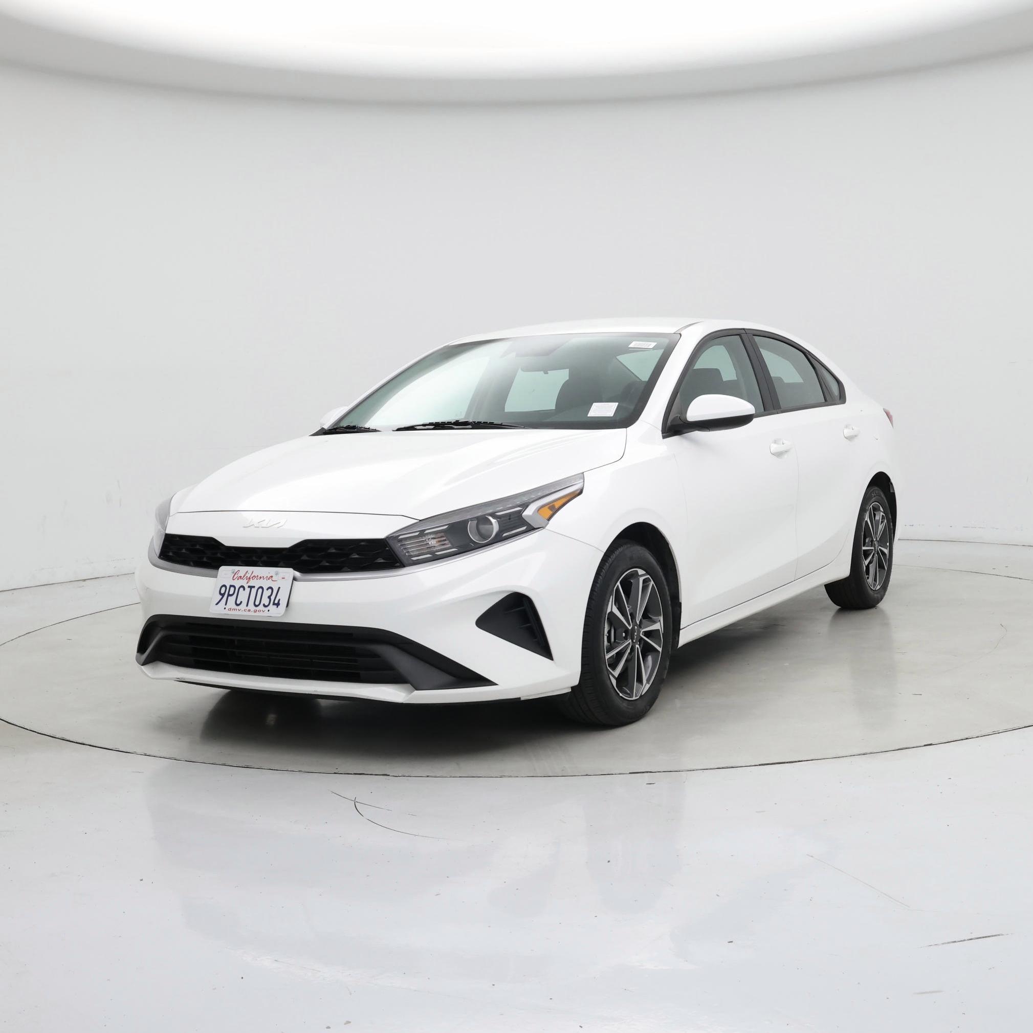 Thumbnail: 2024 Kia Forte - 4