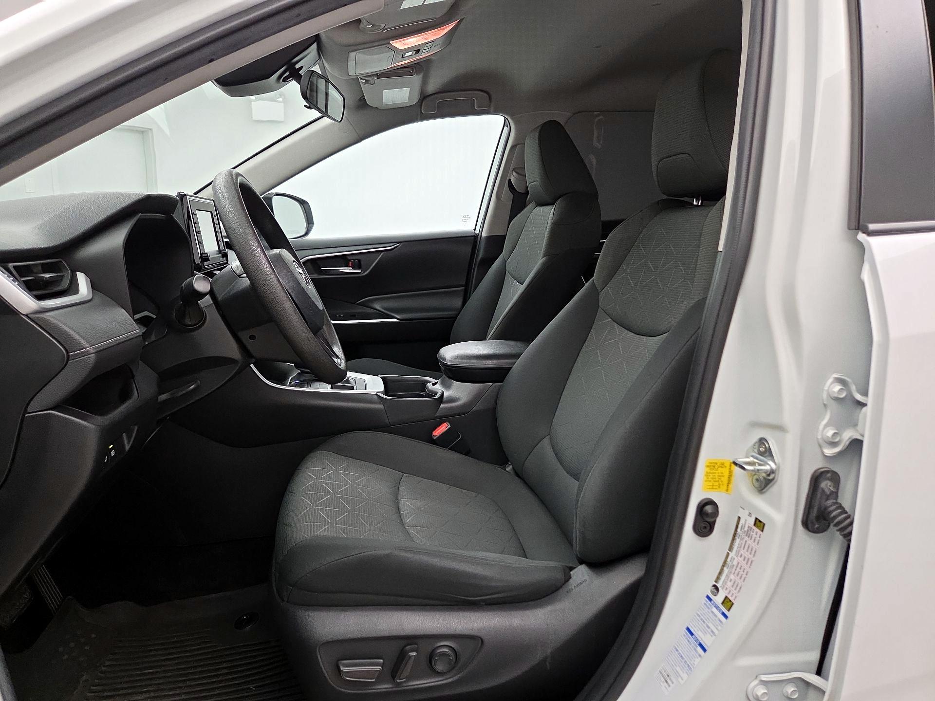 Thumbnail: 2021 Toyota RAV4 - 11