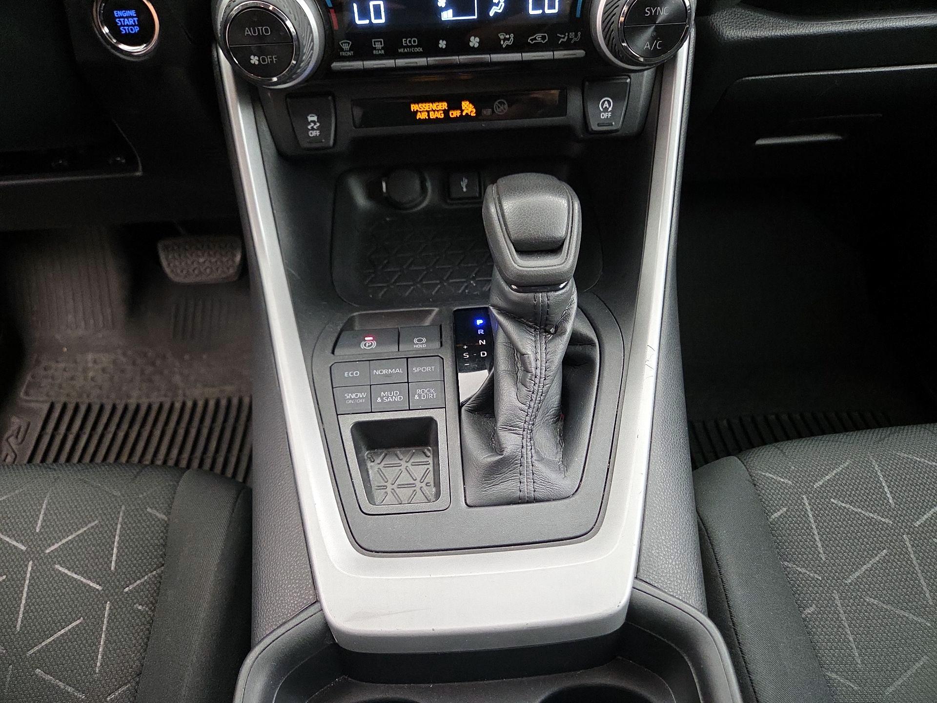 Thumbnail: 2021 Toyota RAV4 - 17