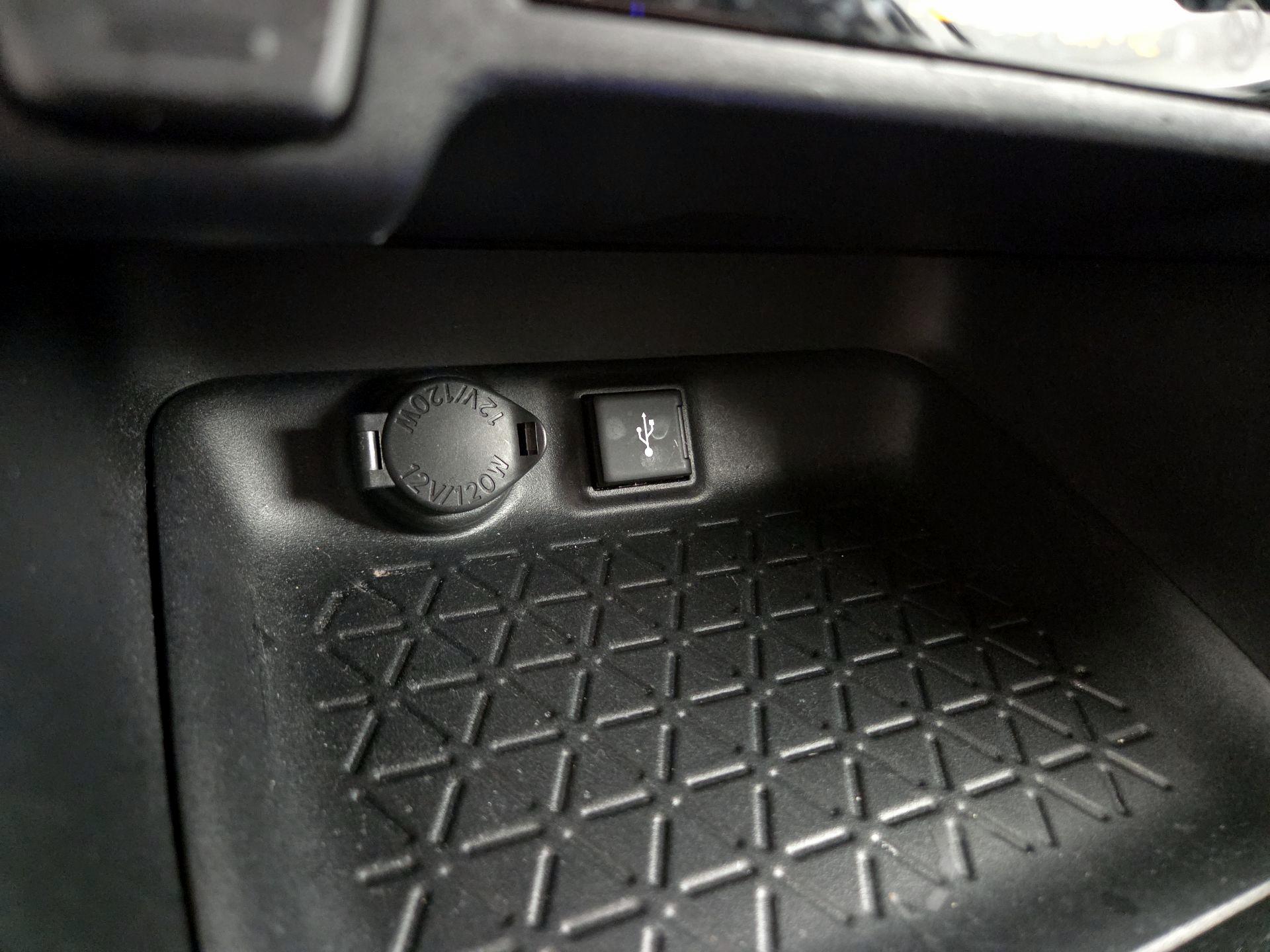 Thumbnail: 2021 Toyota RAV4 - 18