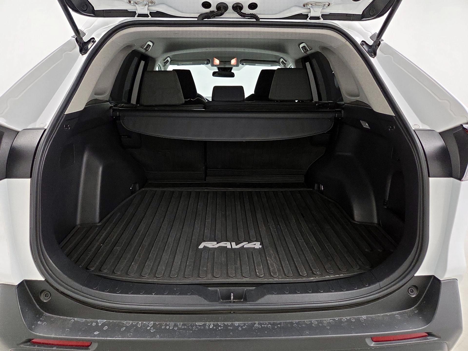 Thumbnail: 2021 Toyota RAV4 - 20