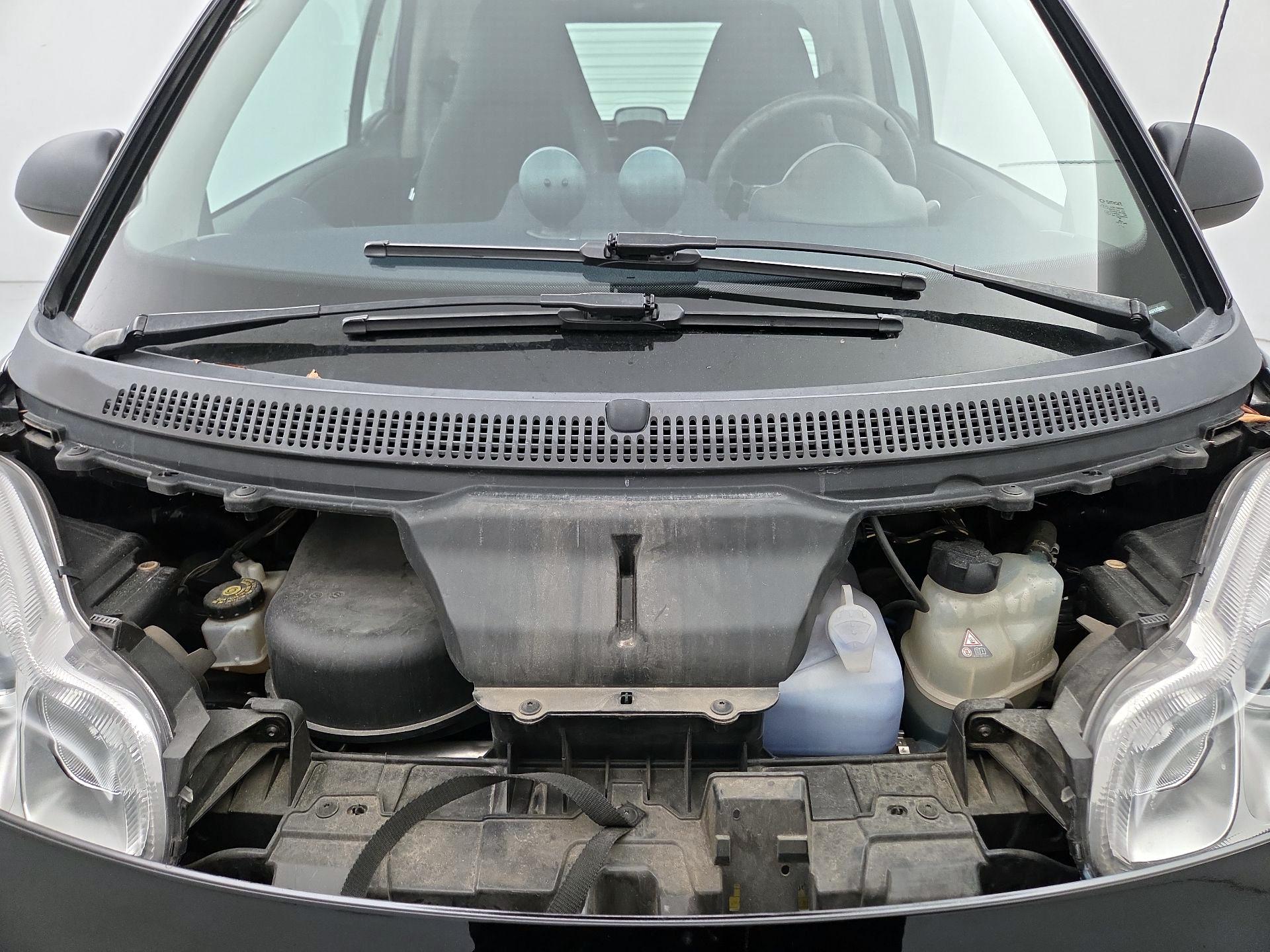 Thumbnail: 2015 smart fortwo - 17