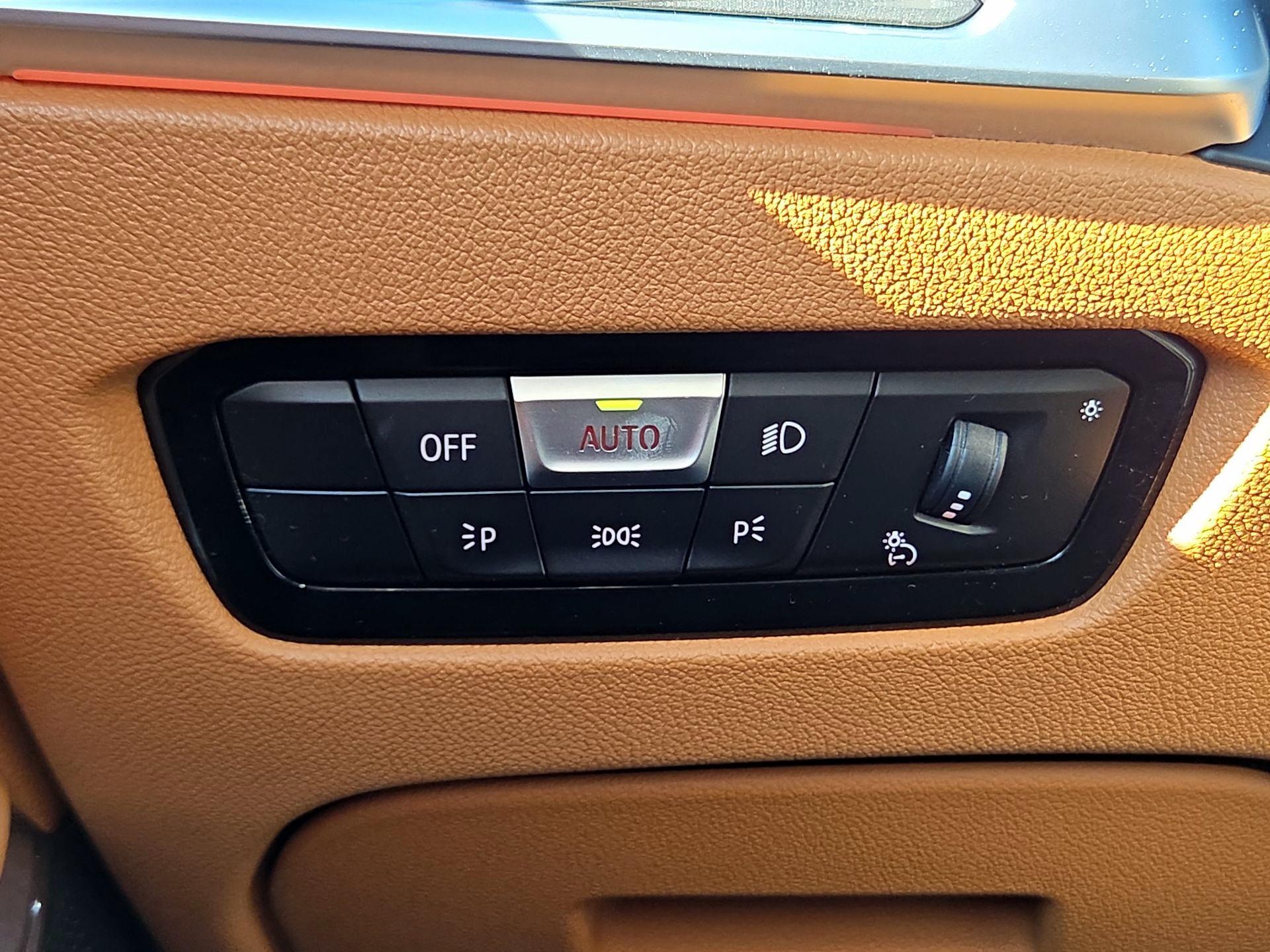 Thumbnail: 2020 BMW 3 Series - 11