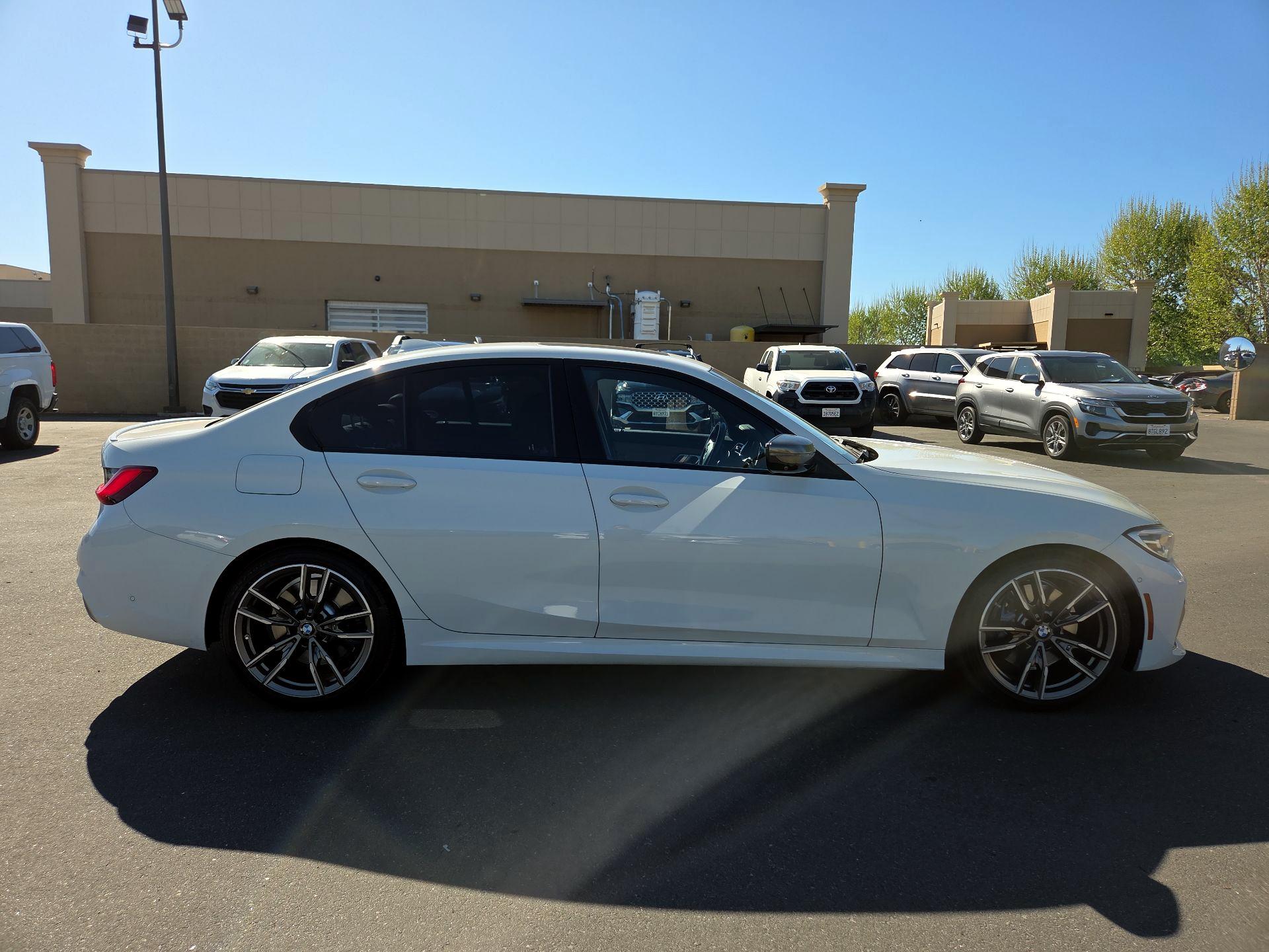 Thumbnail: 2020 BMW 3 Series - 4