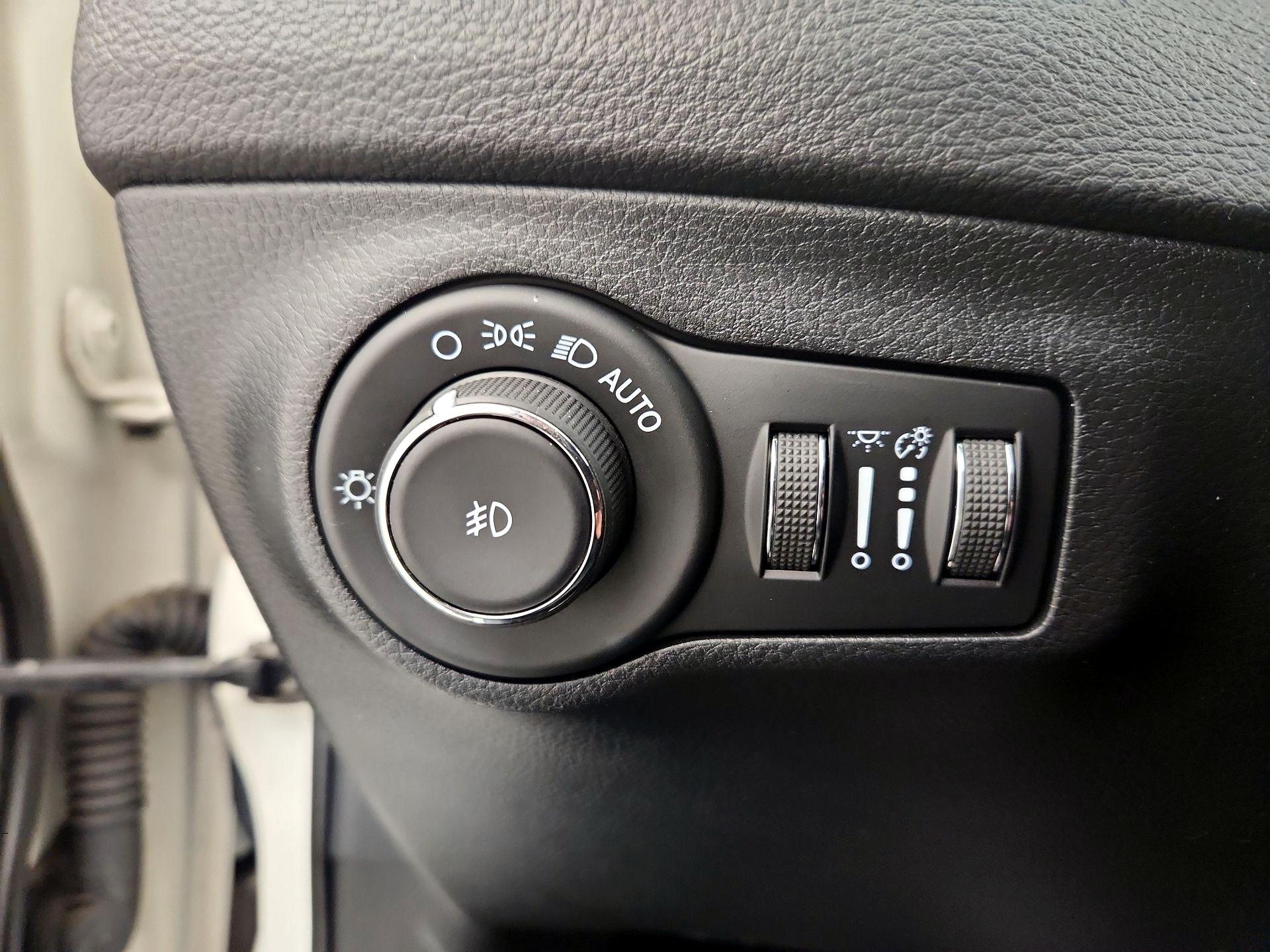 Thumbnail: 2021 Jeep Compass - 13