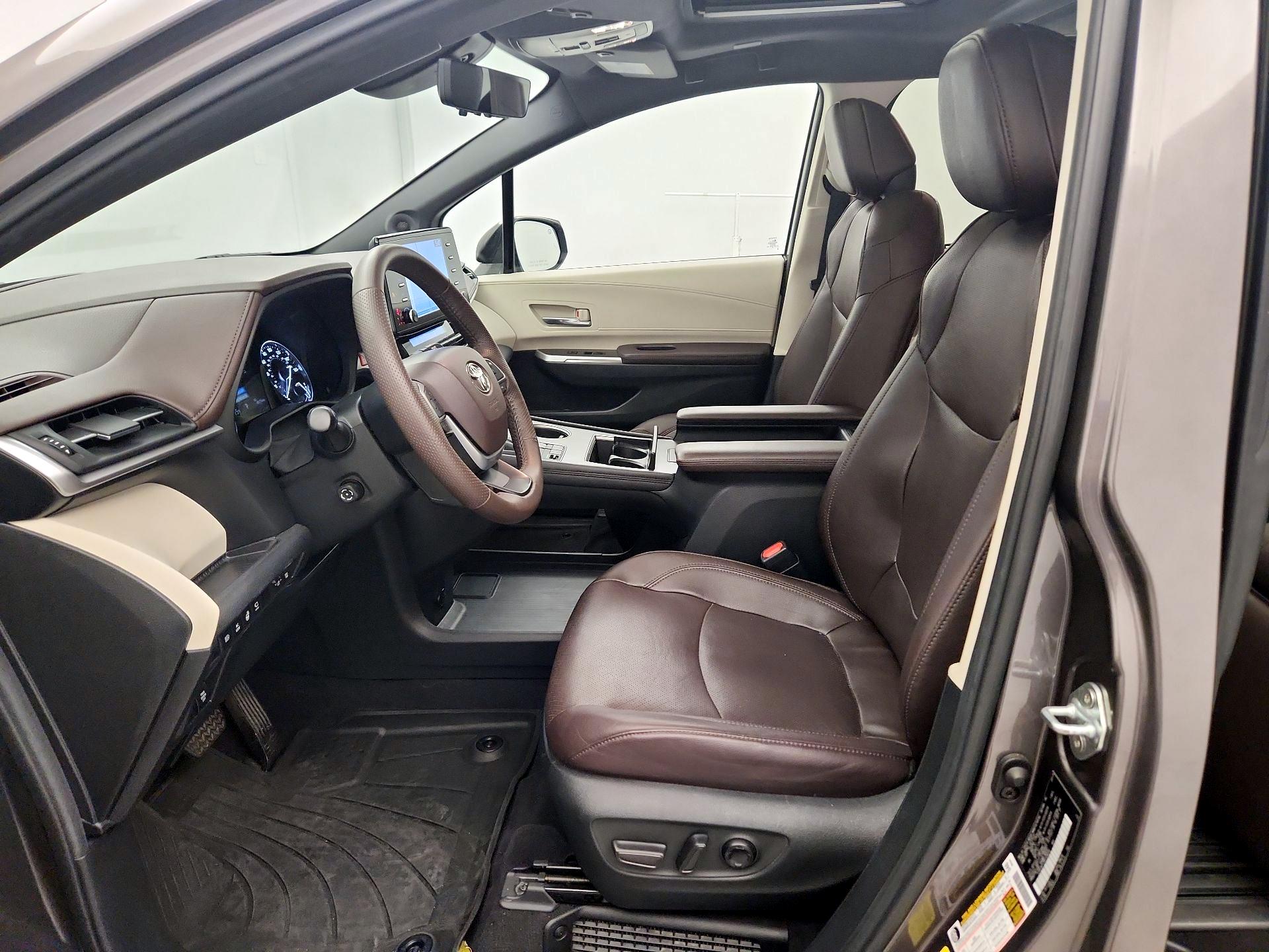 Thumbnail: 2024 Toyota Sienna - 11