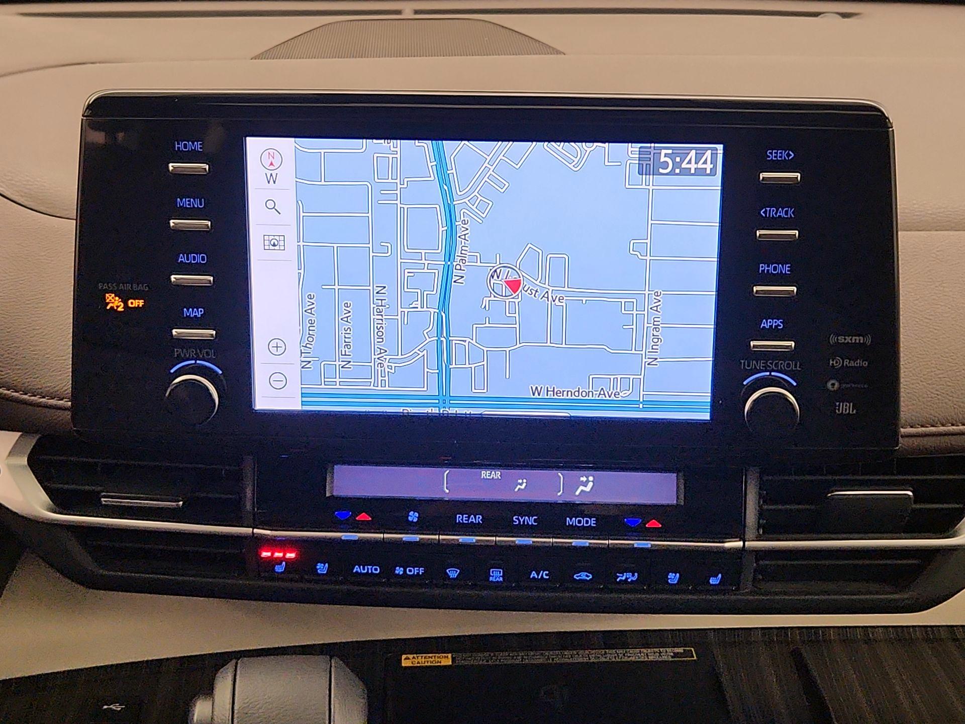 Thumbnail: 2024 Toyota Sienna - 14