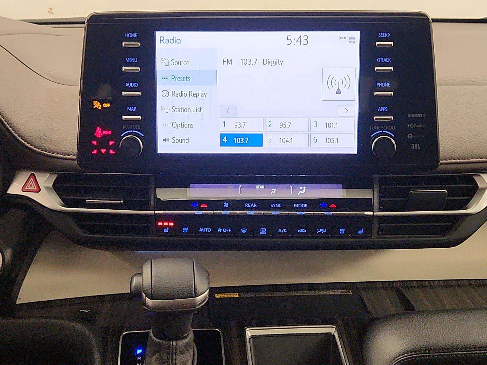 Thumbnail: 2024 Toyota Sienna - 16