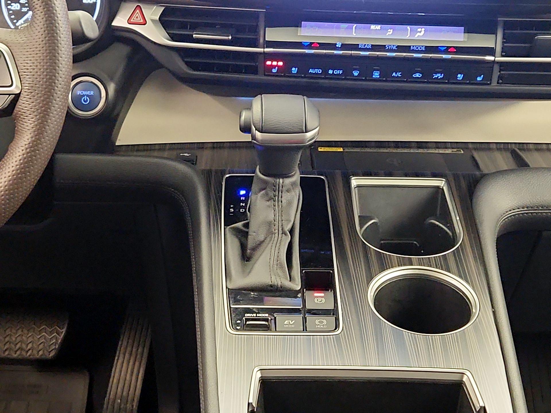 Thumbnail: 2024 Toyota Sienna - 18