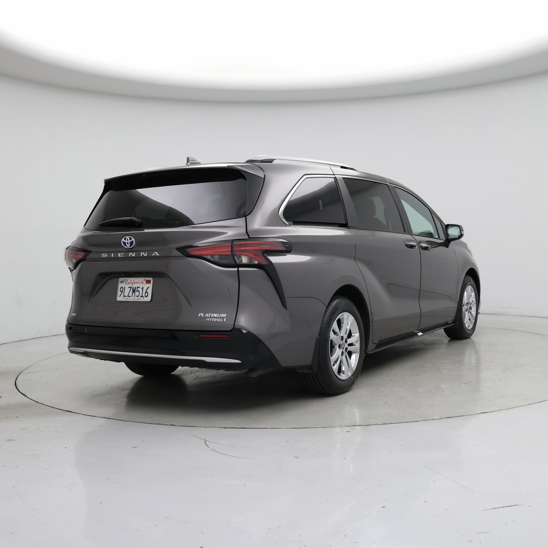 Thumbnail: 2024 Toyota Sienna - 8