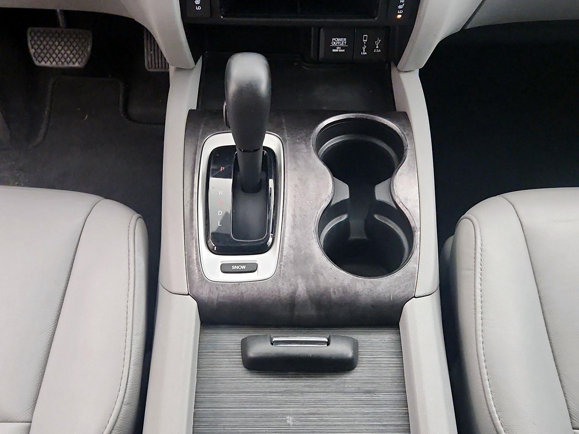 Thumbnail: 2017 Honda Pilot - 17