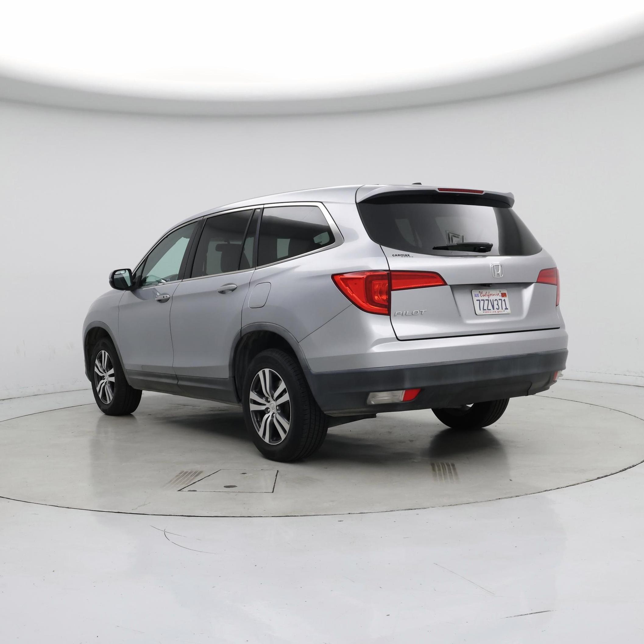 Thumbnail: 2017 Honda Pilot - 2