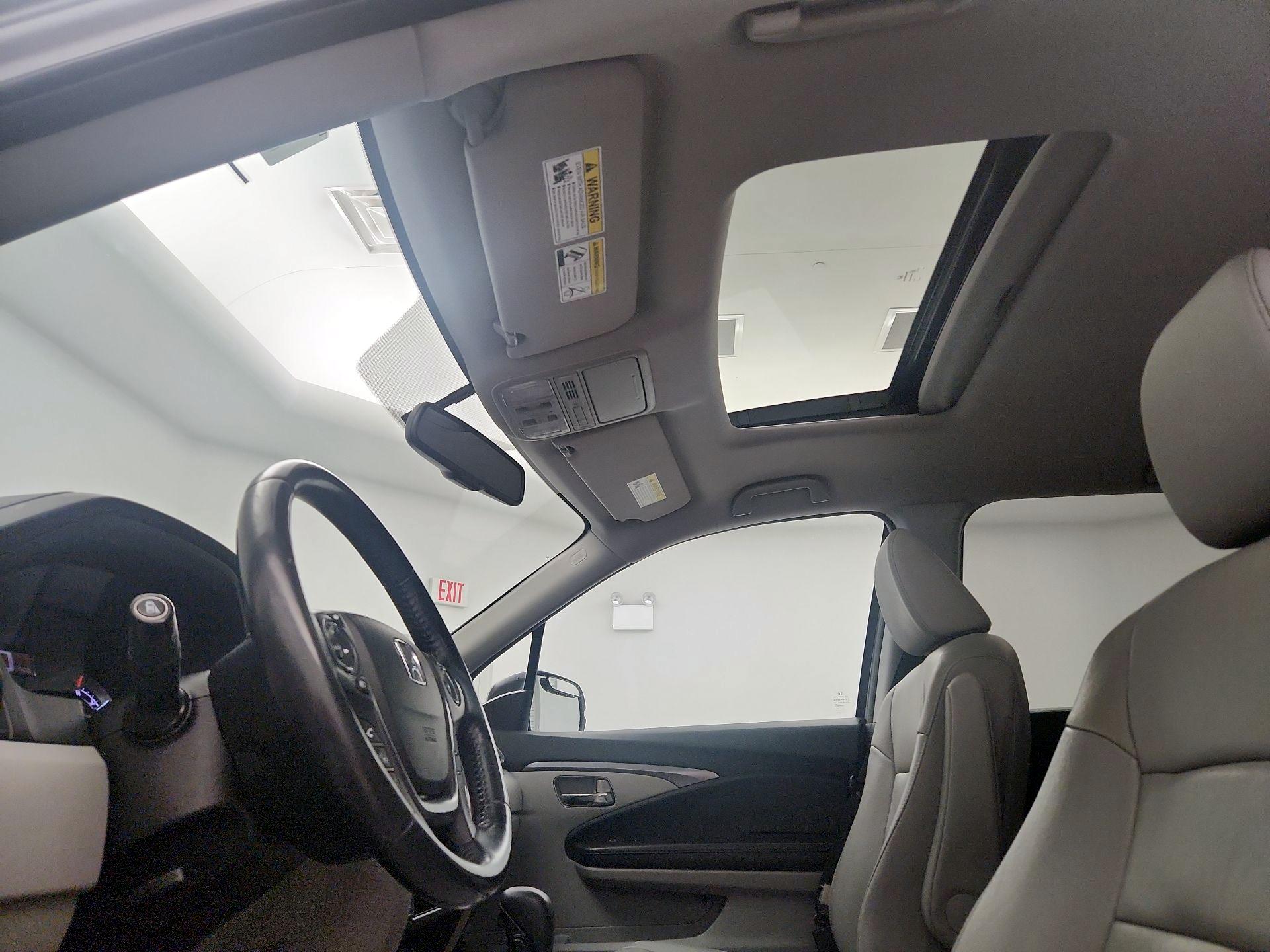 Thumbnail: 2017 Honda Pilot - 19