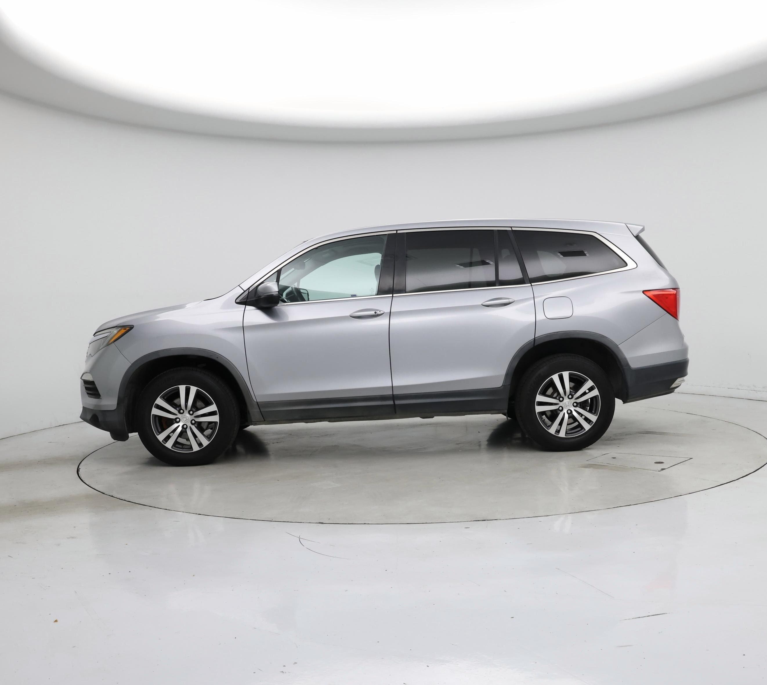 Thumbnail: 2017 Honda Pilot - 3
