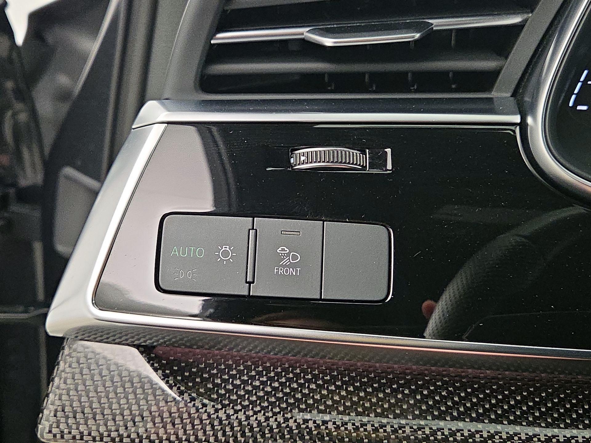 Thumbnail: 2022 Audi SQ7 - 13