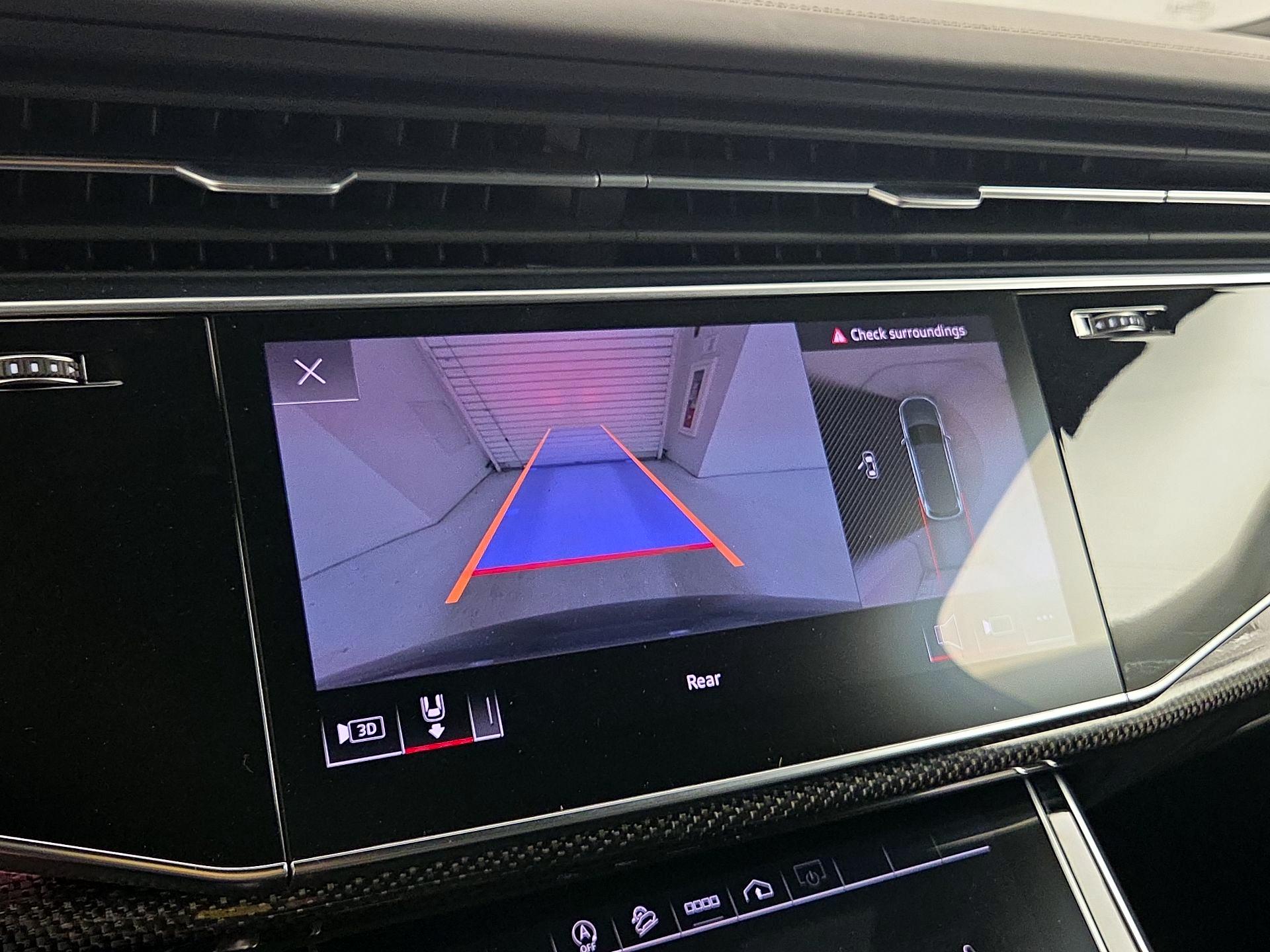 Thumbnail: 2022 Audi SQ7 - 15