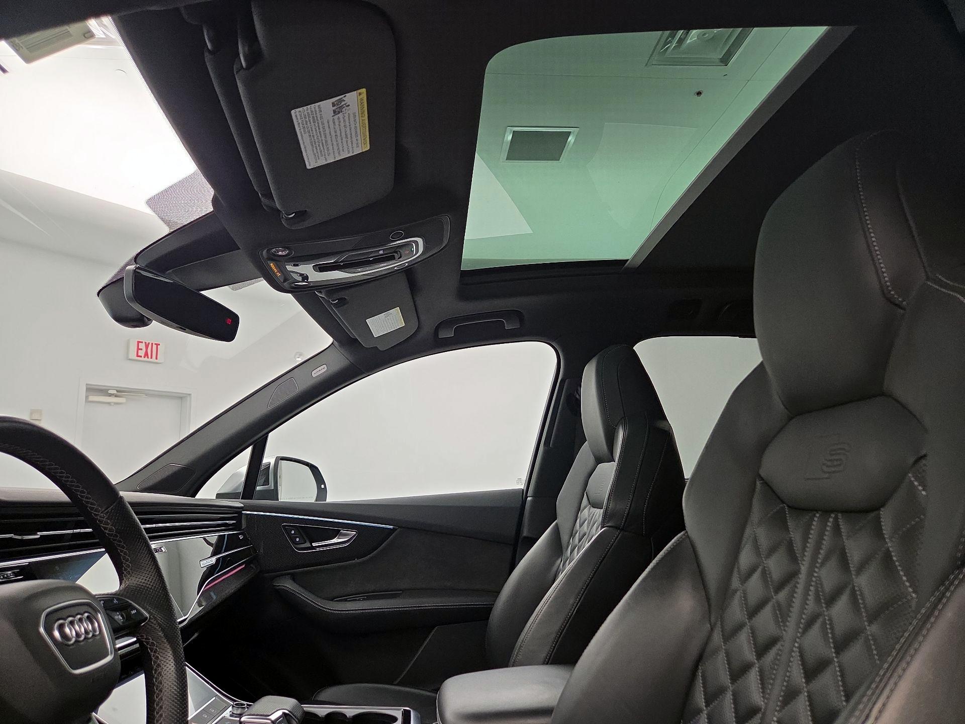 Thumbnail: 2022 Audi SQ7 - 20
