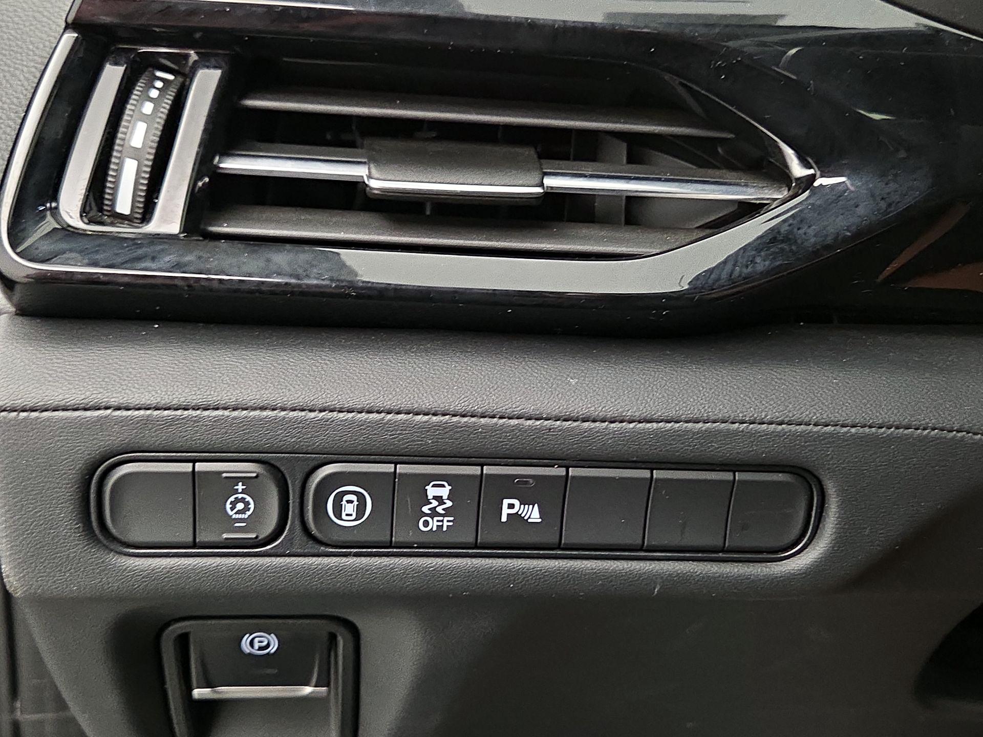 Thumbnail: 2022 Acura MDX - 13