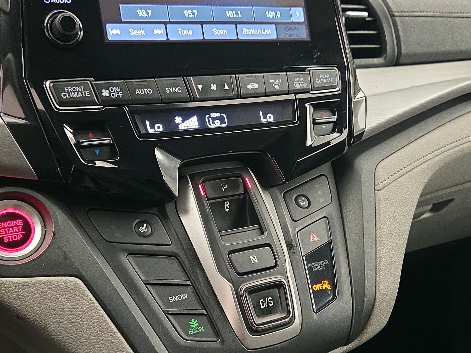 Thumbnail: 2018 Honda Odyssey - 16