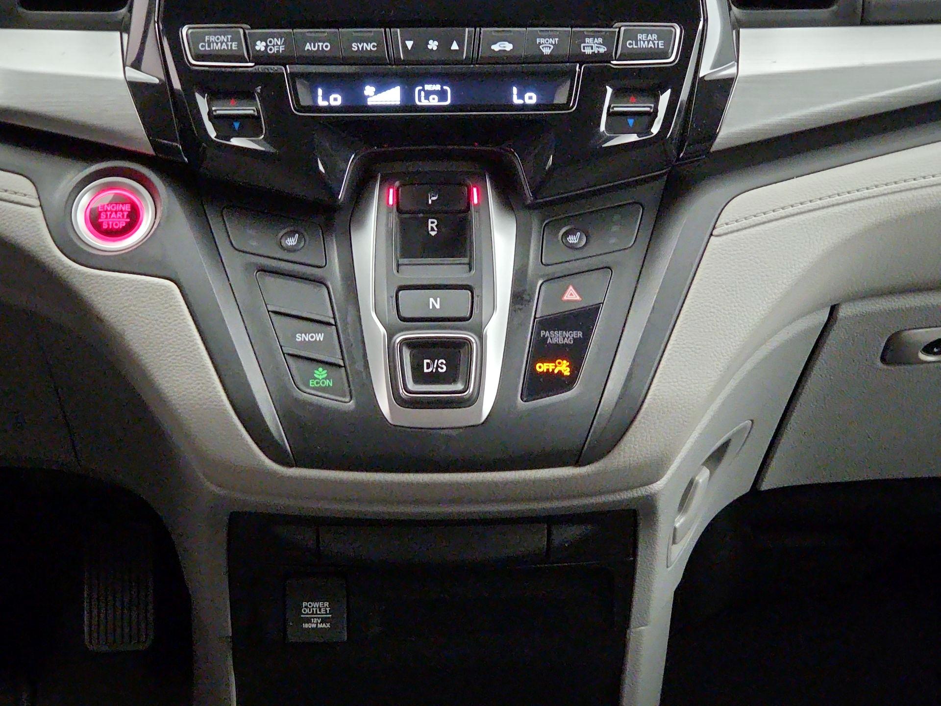 Thumbnail: 2018 Honda Odyssey - 17