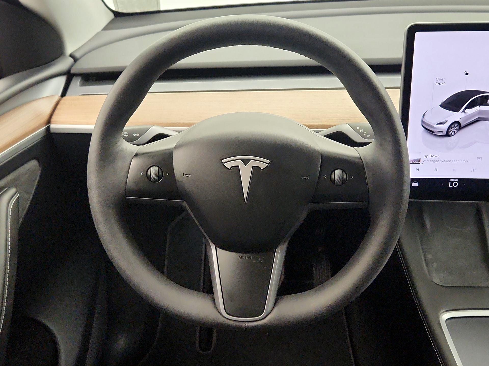 Thumbnail: 2023 Tesla Model Y - 10