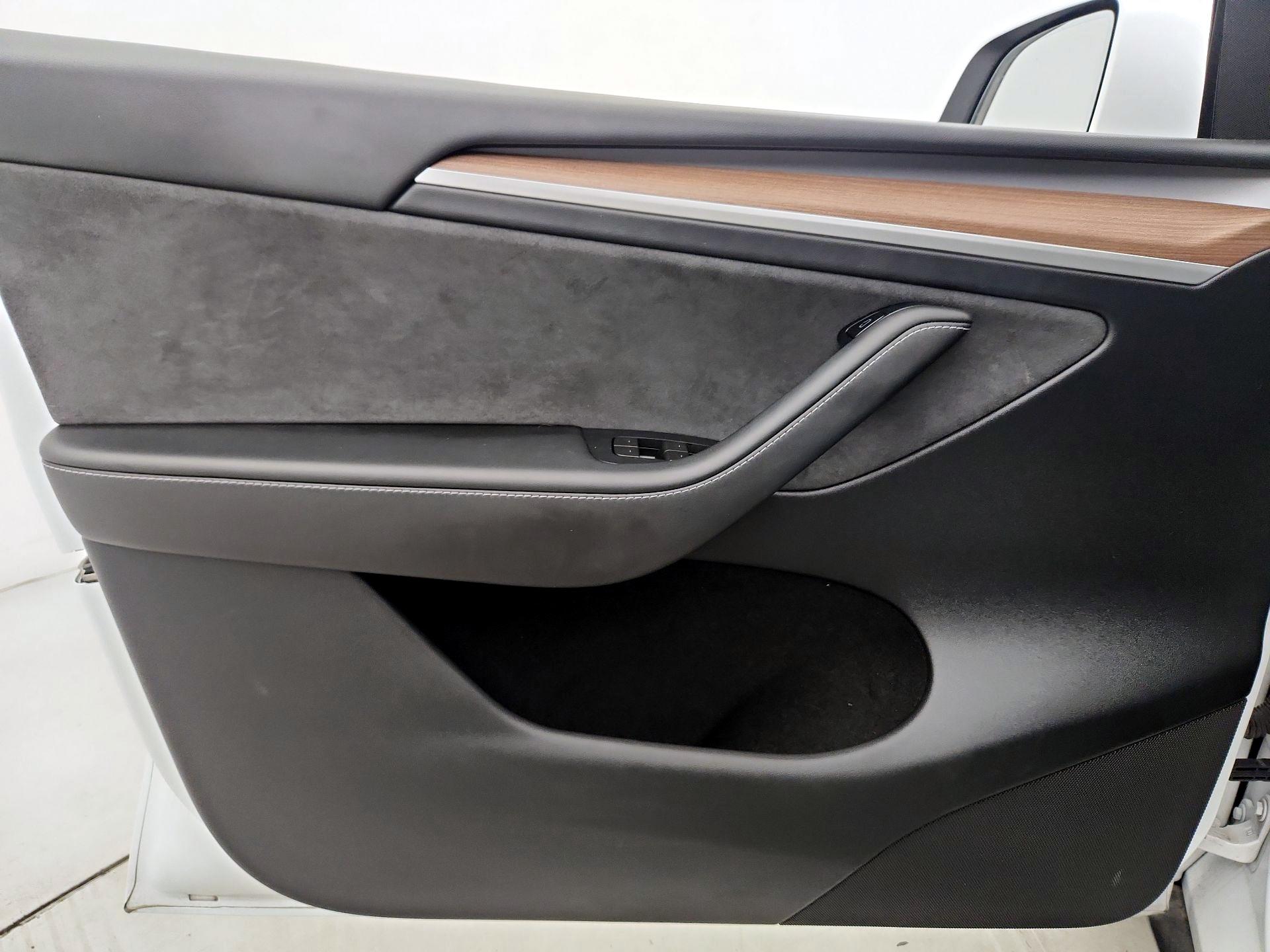 Thumbnail: 2023 Tesla Model Y - 12