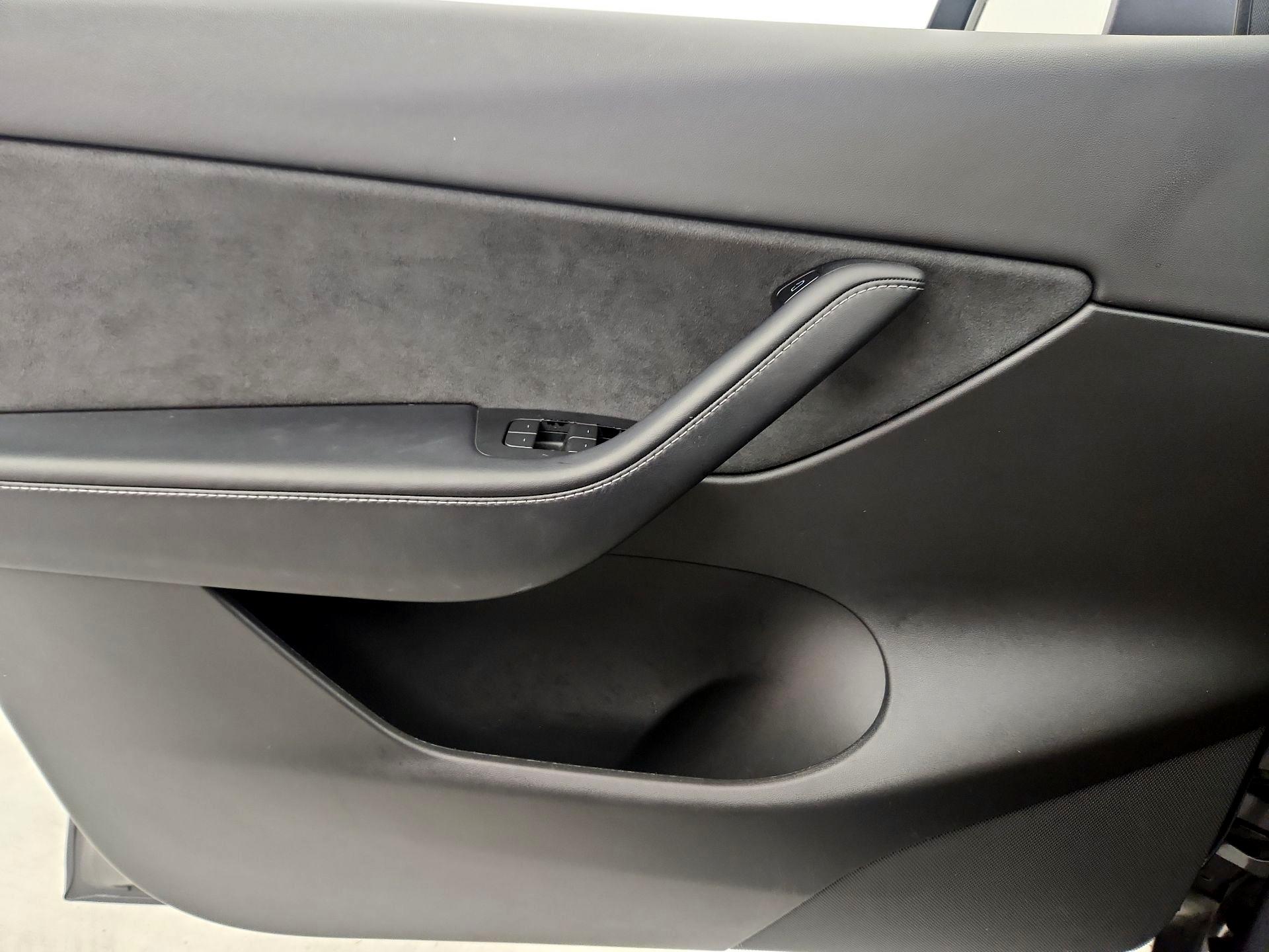 Thumbnail: 2022 Tesla Model Y - 12