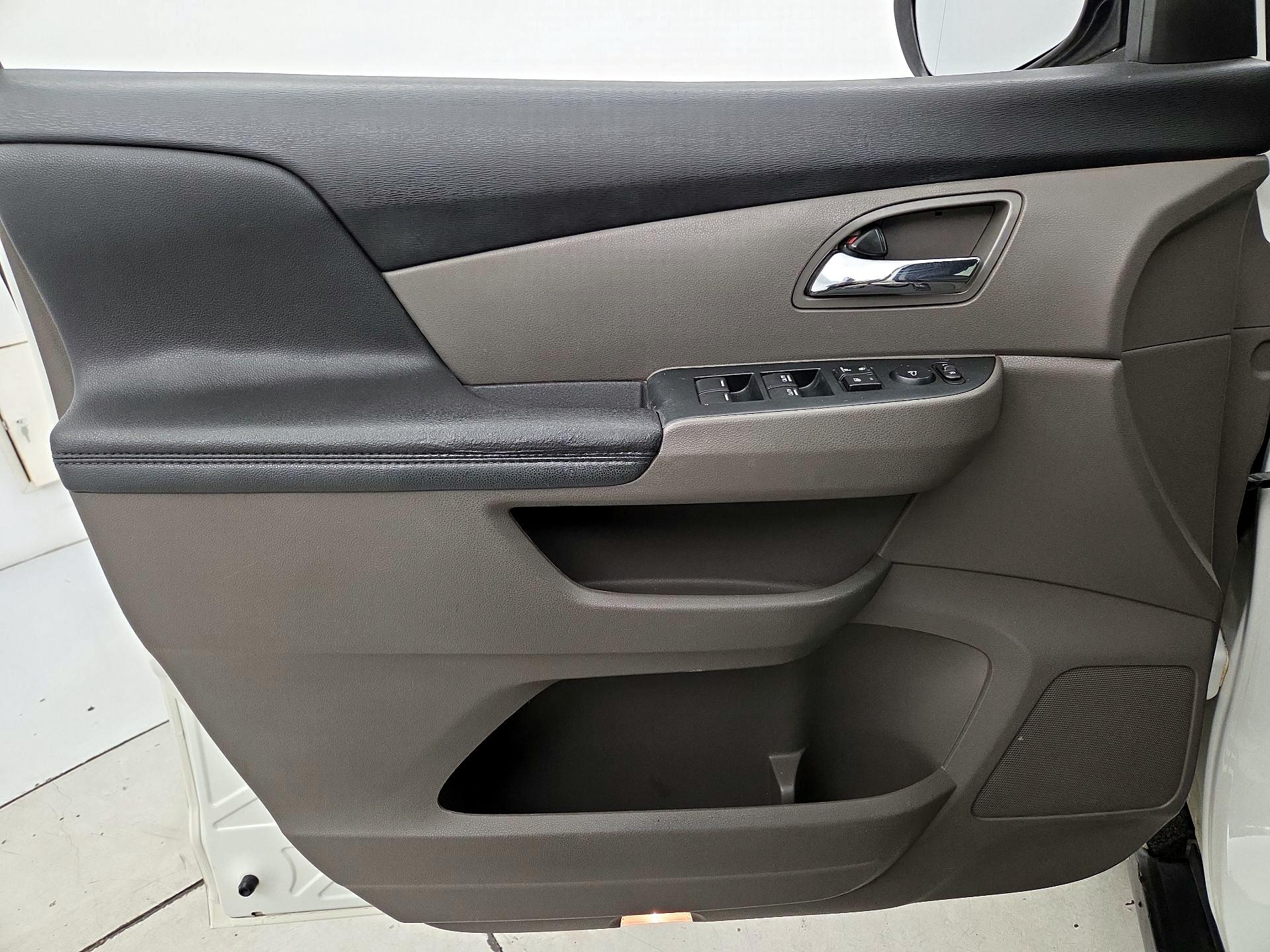 Thumbnail: 2015 Honda Odyssey - 12