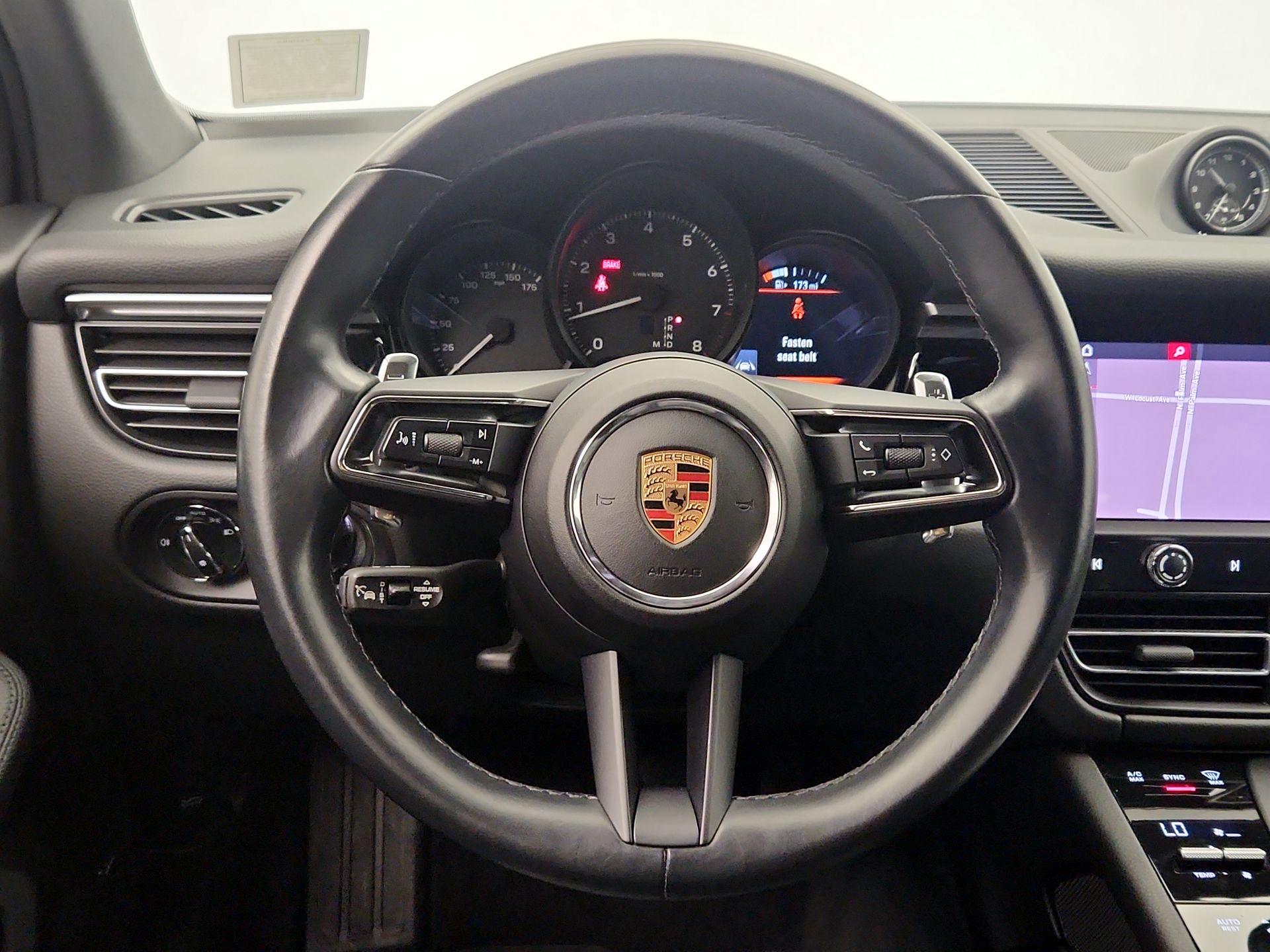 Thumbnail: 2024 Porsche Macan - 10