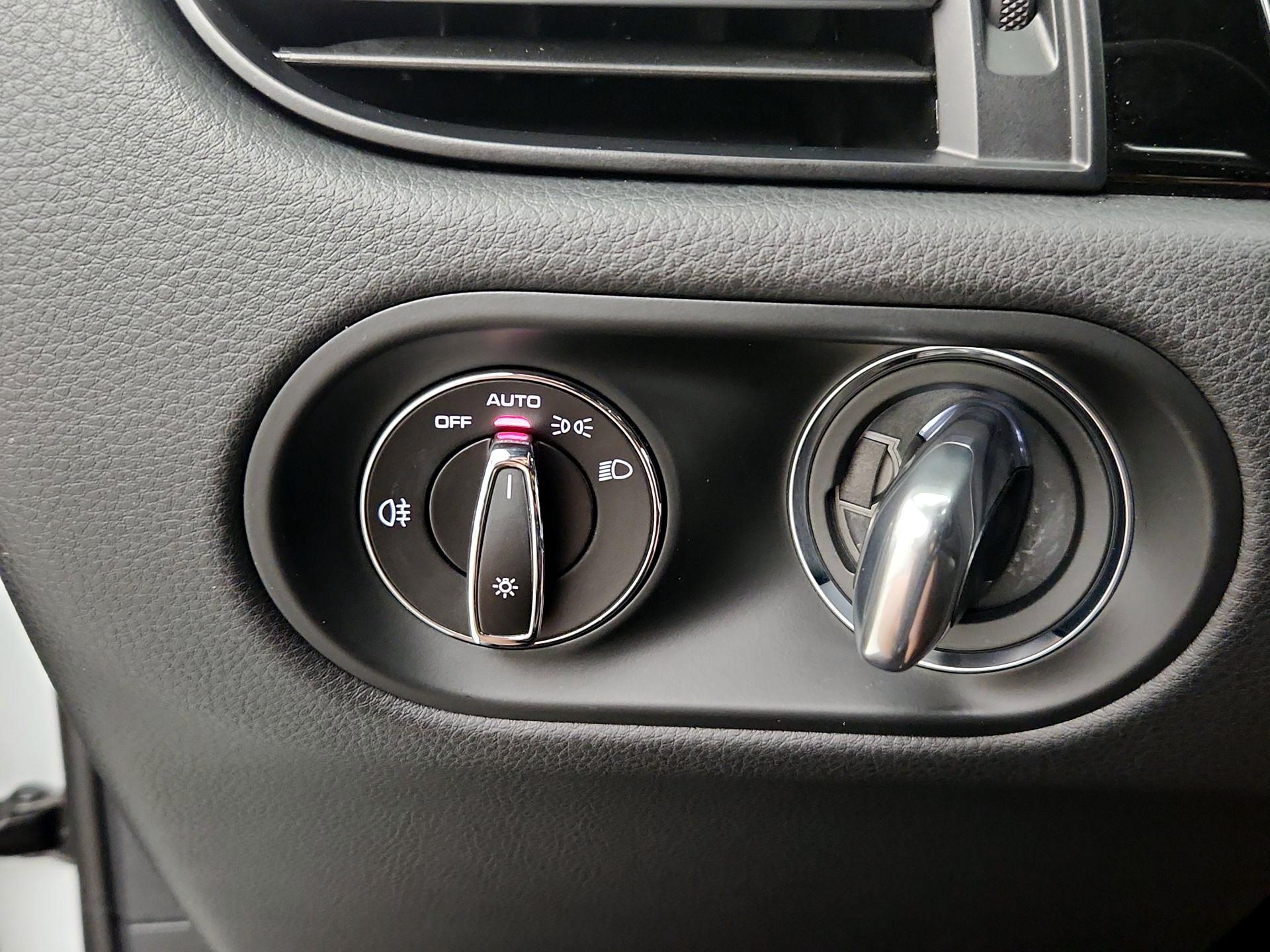 Thumbnail: 2024 Porsche Macan - 13