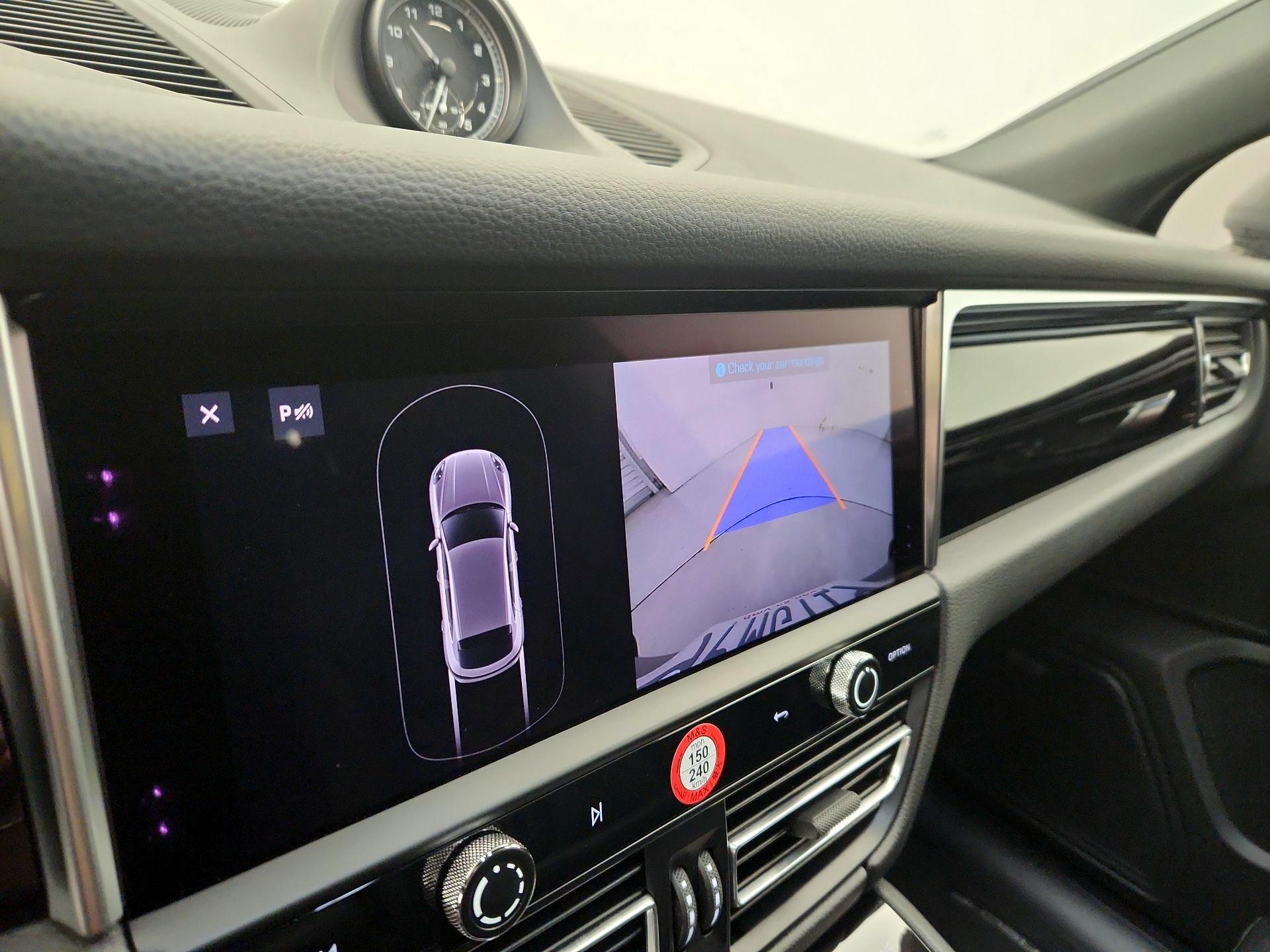 Thumbnail: 2024 Porsche Macan - 15