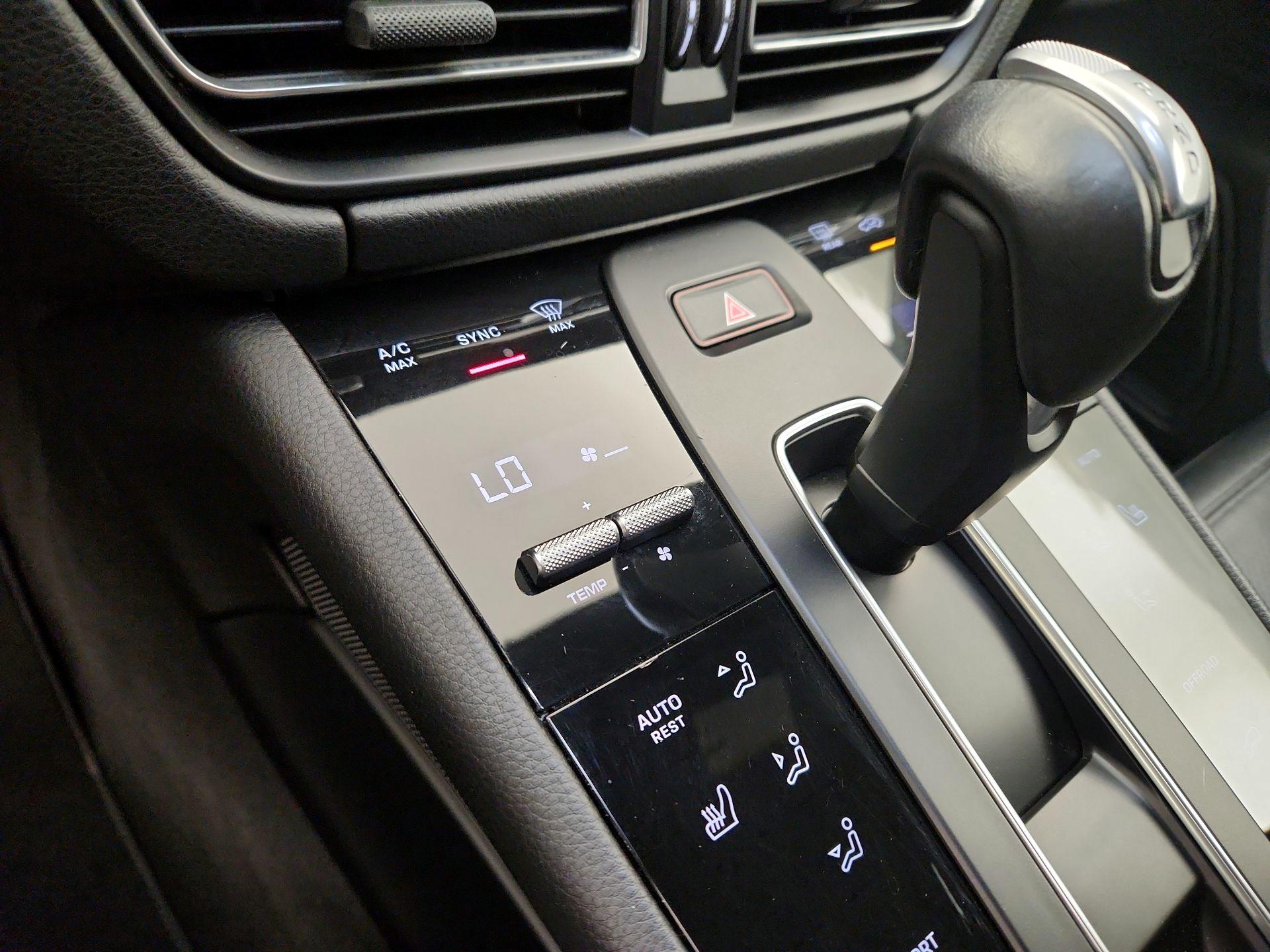 Thumbnail: 2024 Porsche Macan - 17