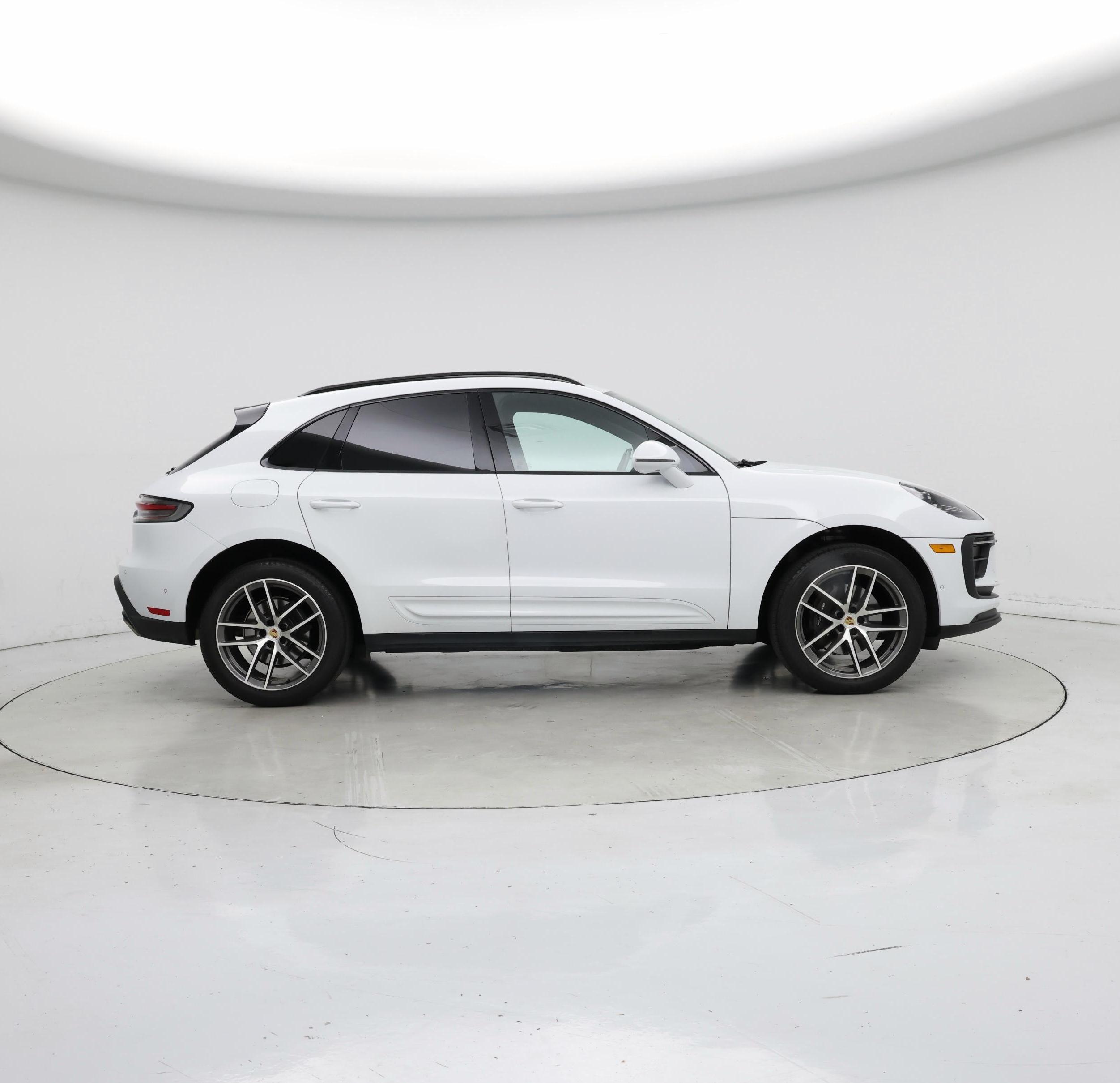 Thumbnail: 2024 Porsche Macan - 7