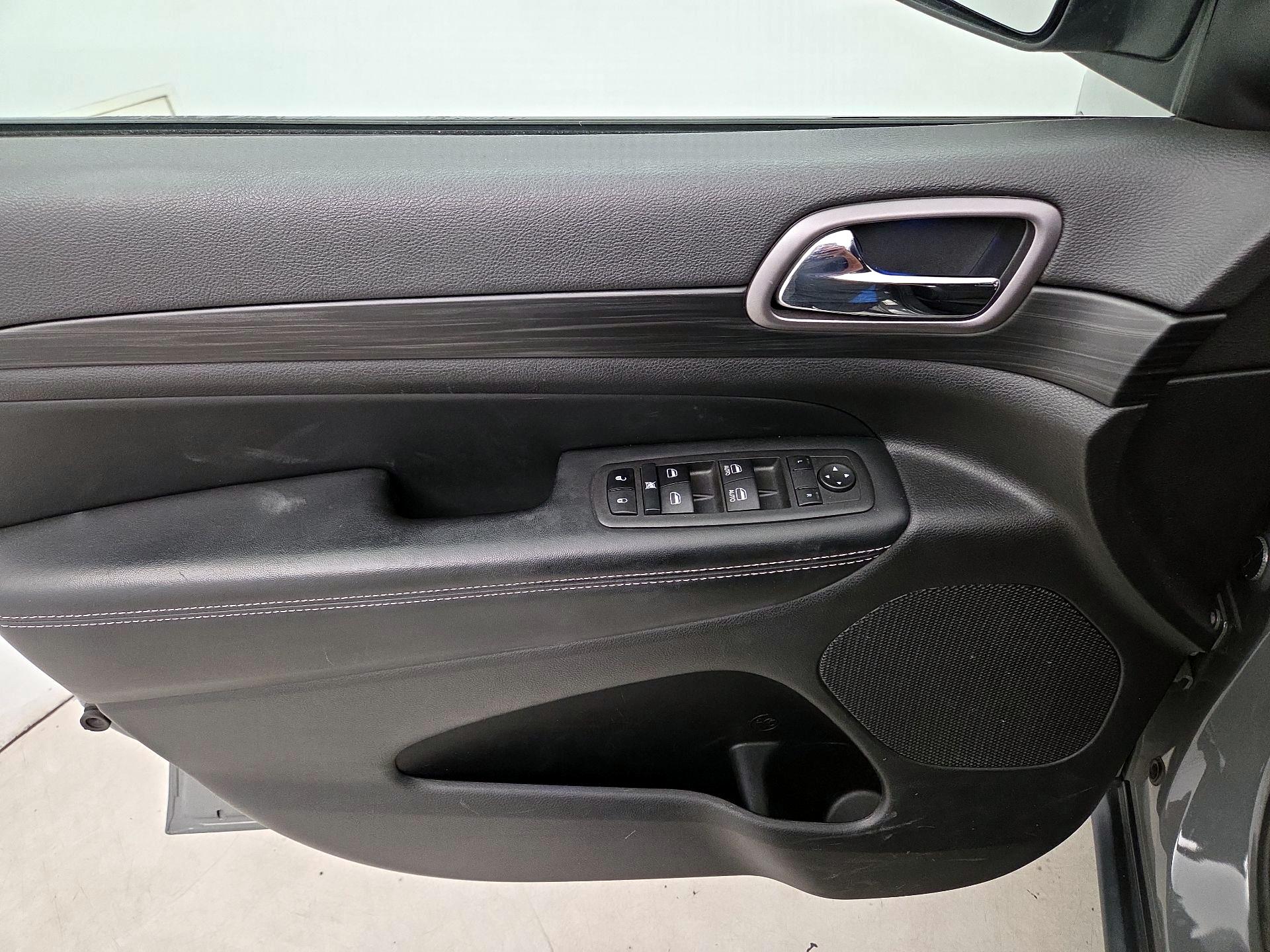 Thumbnail: 2021 Jeep Grand Cherokee - 12