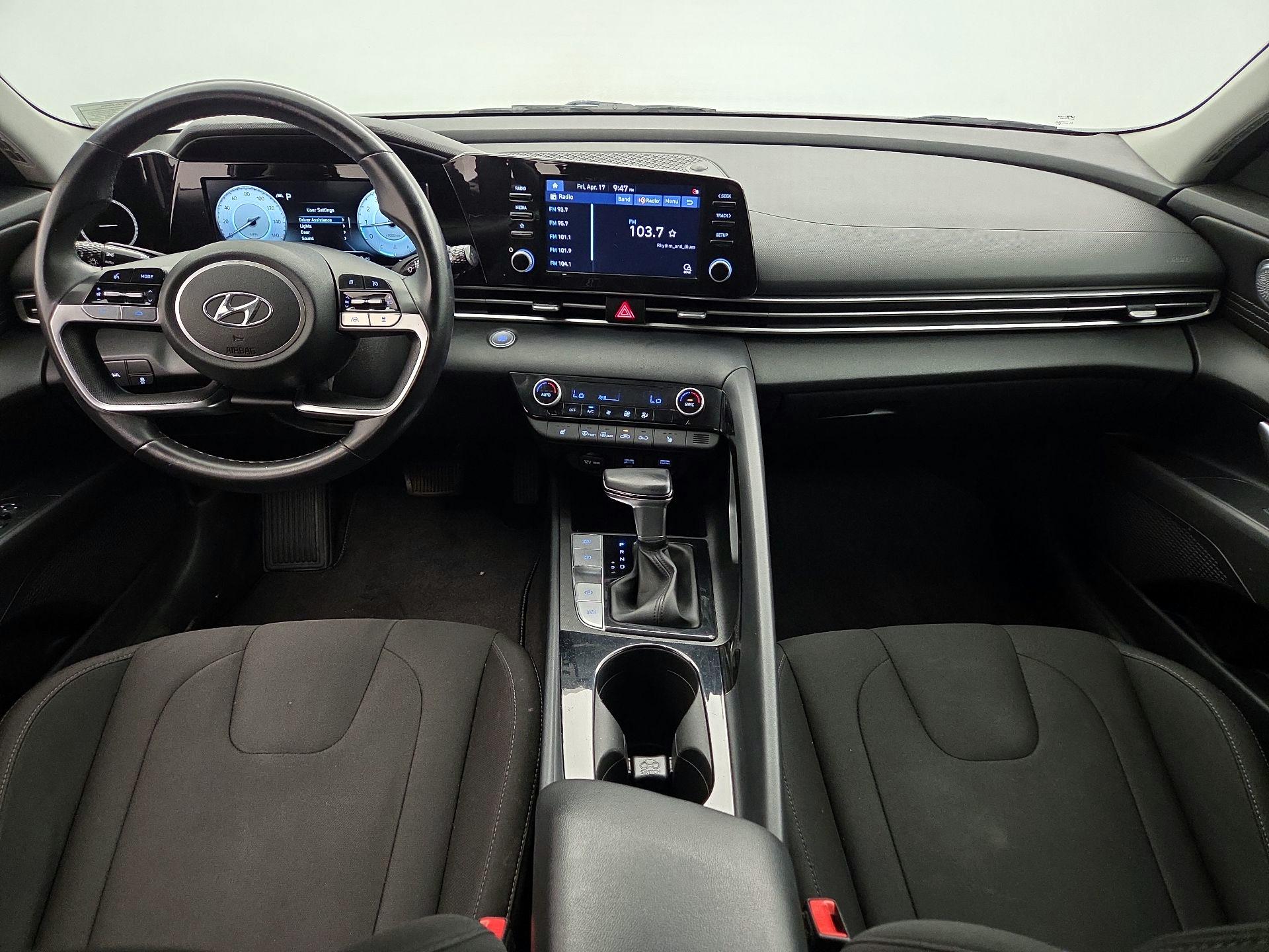 Thumbnail: 2022 Hyundai Elantra - 9