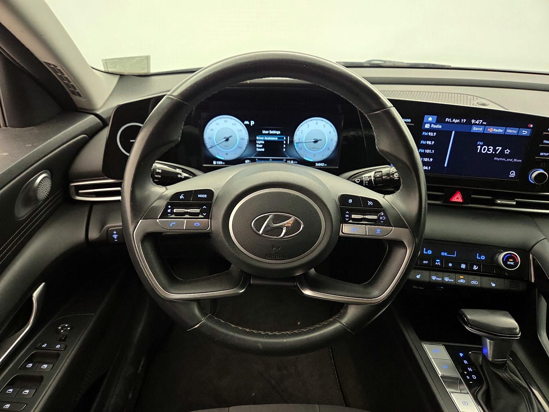 Thumbnail: 2022 Hyundai Elantra - 10