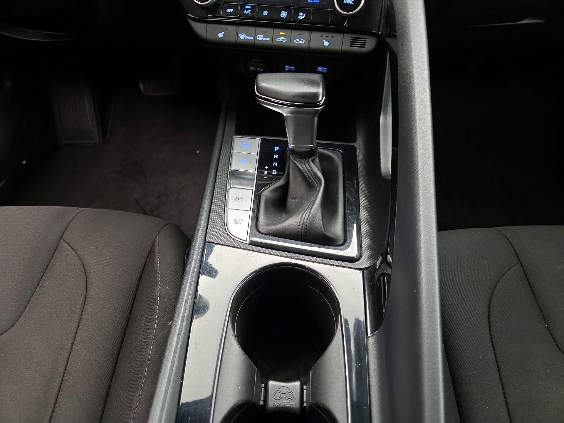Thumbnail: 2022 Hyundai Elantra - 17