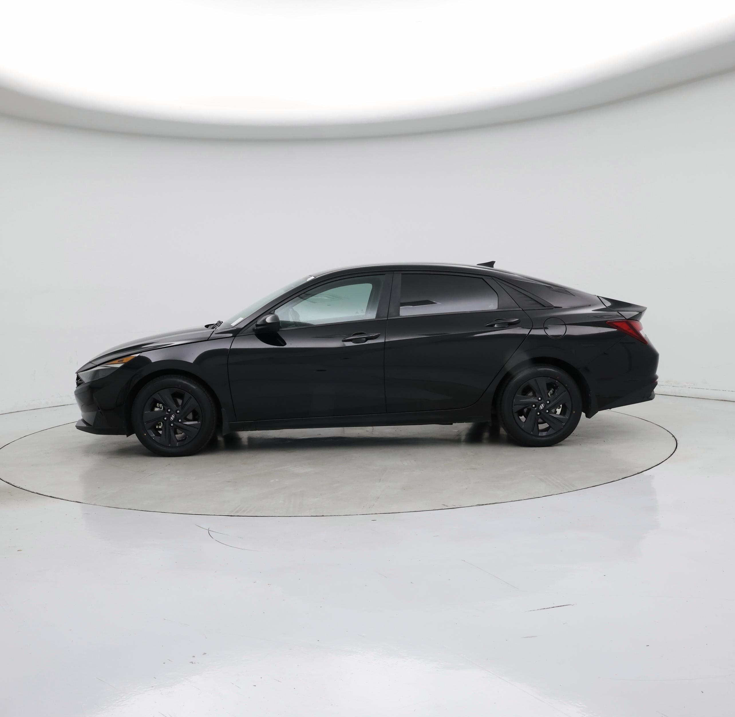 Thumbnail: 2022 Hyundai Elantra - 3