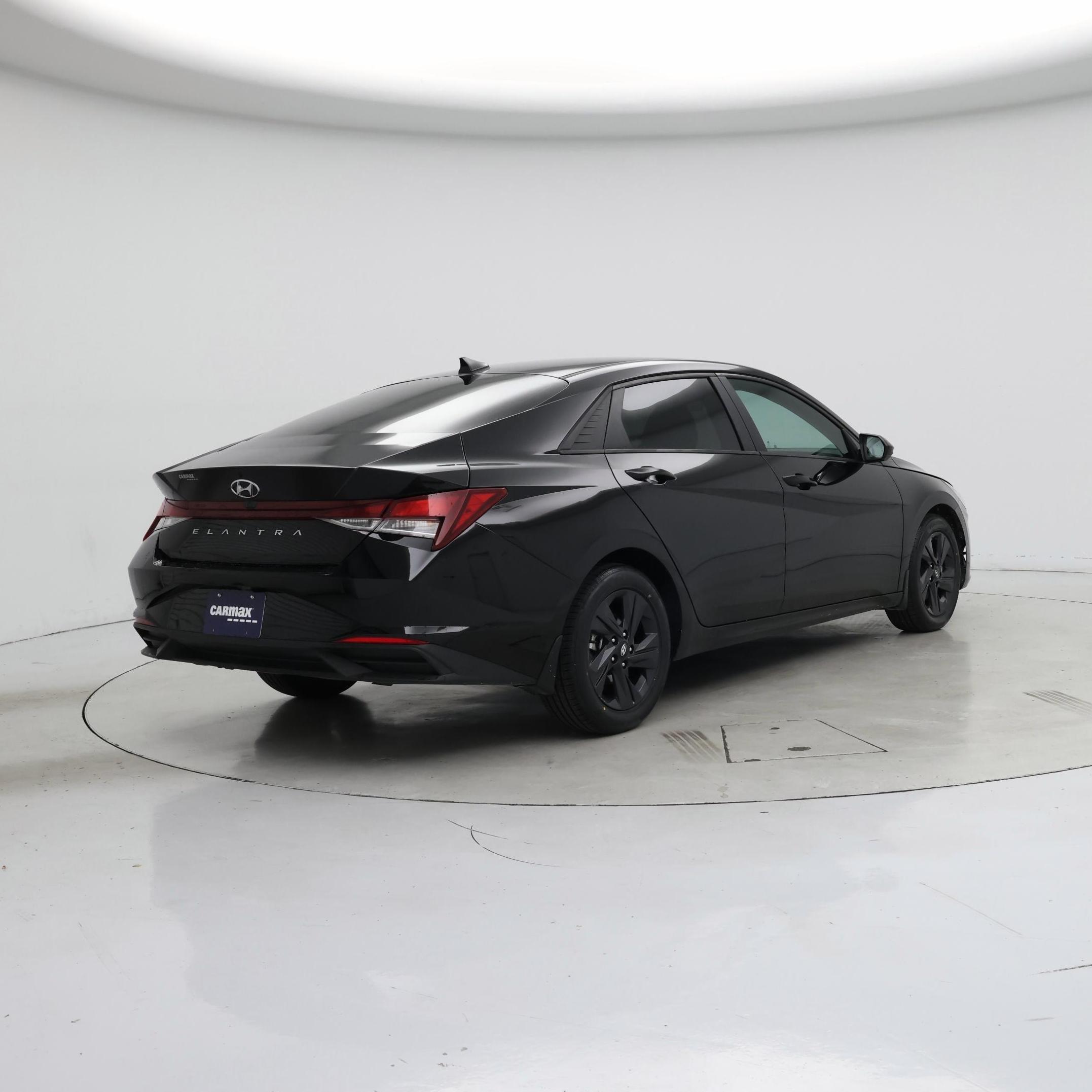 Thumbnail: 2022 Hyundai Elantra - 8