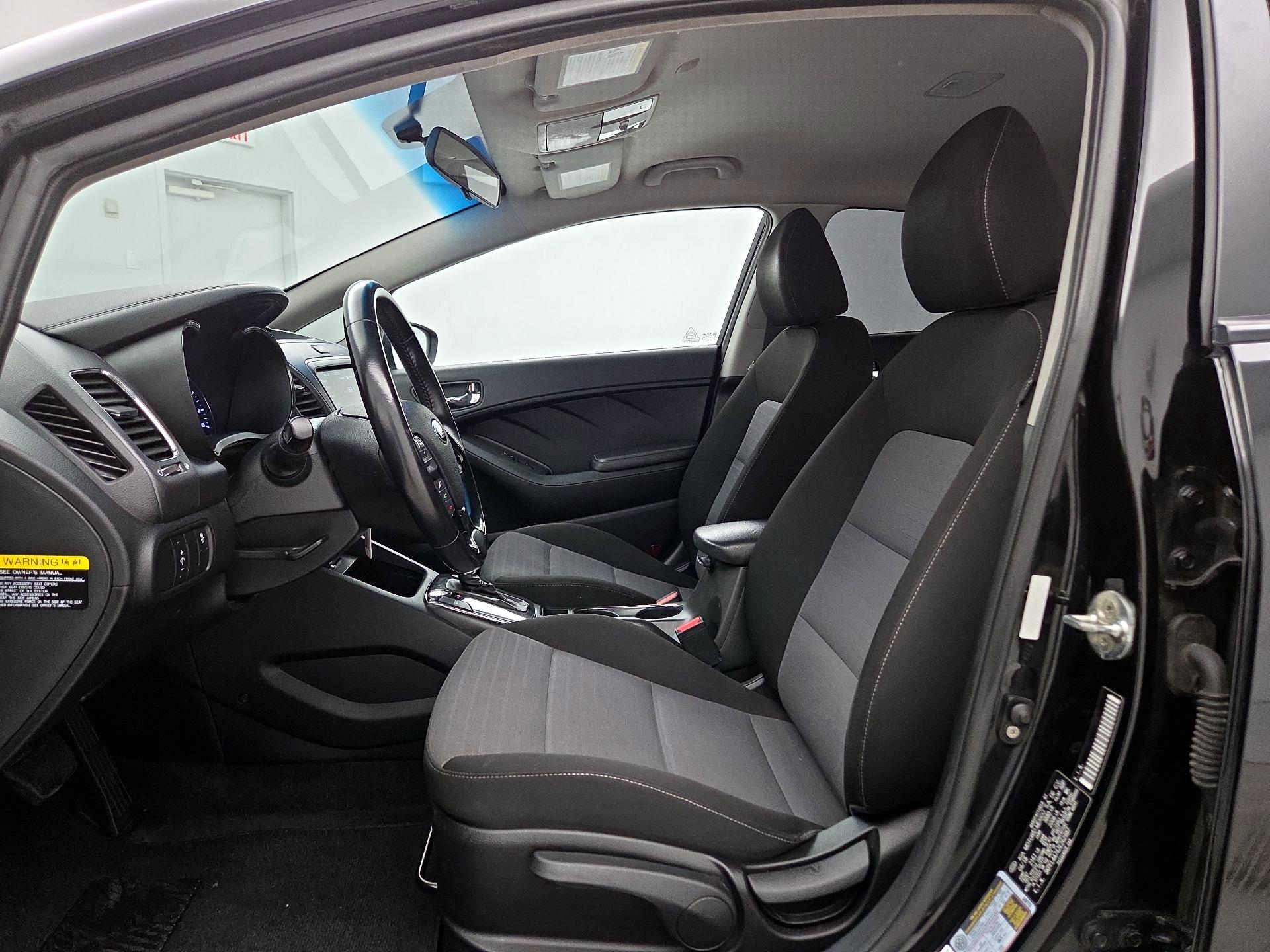 Thumbnail: 2018 Kia Forte - 11