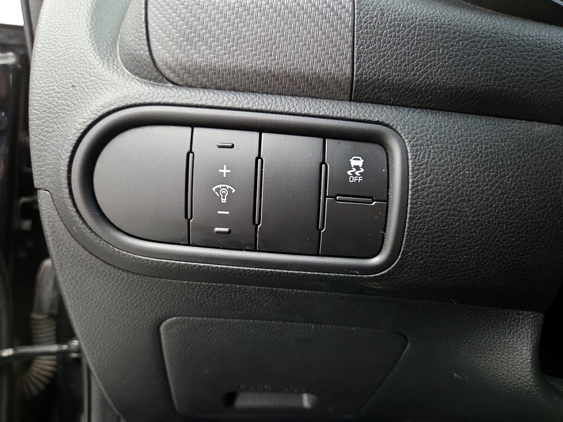 Thumbnail: 2018 Kia Forte - 13