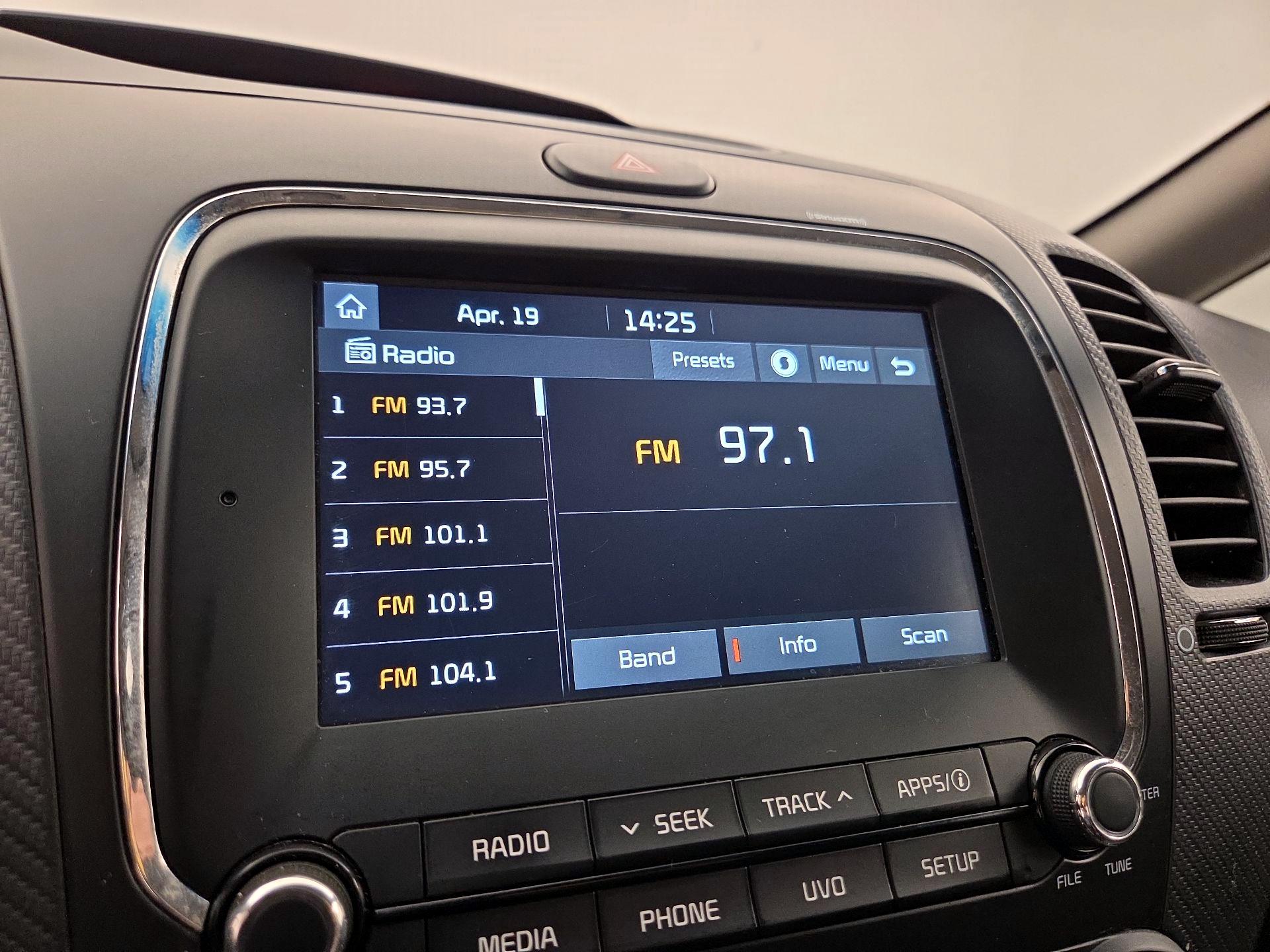 Thumbnail: 2018 Kia Forte - 15