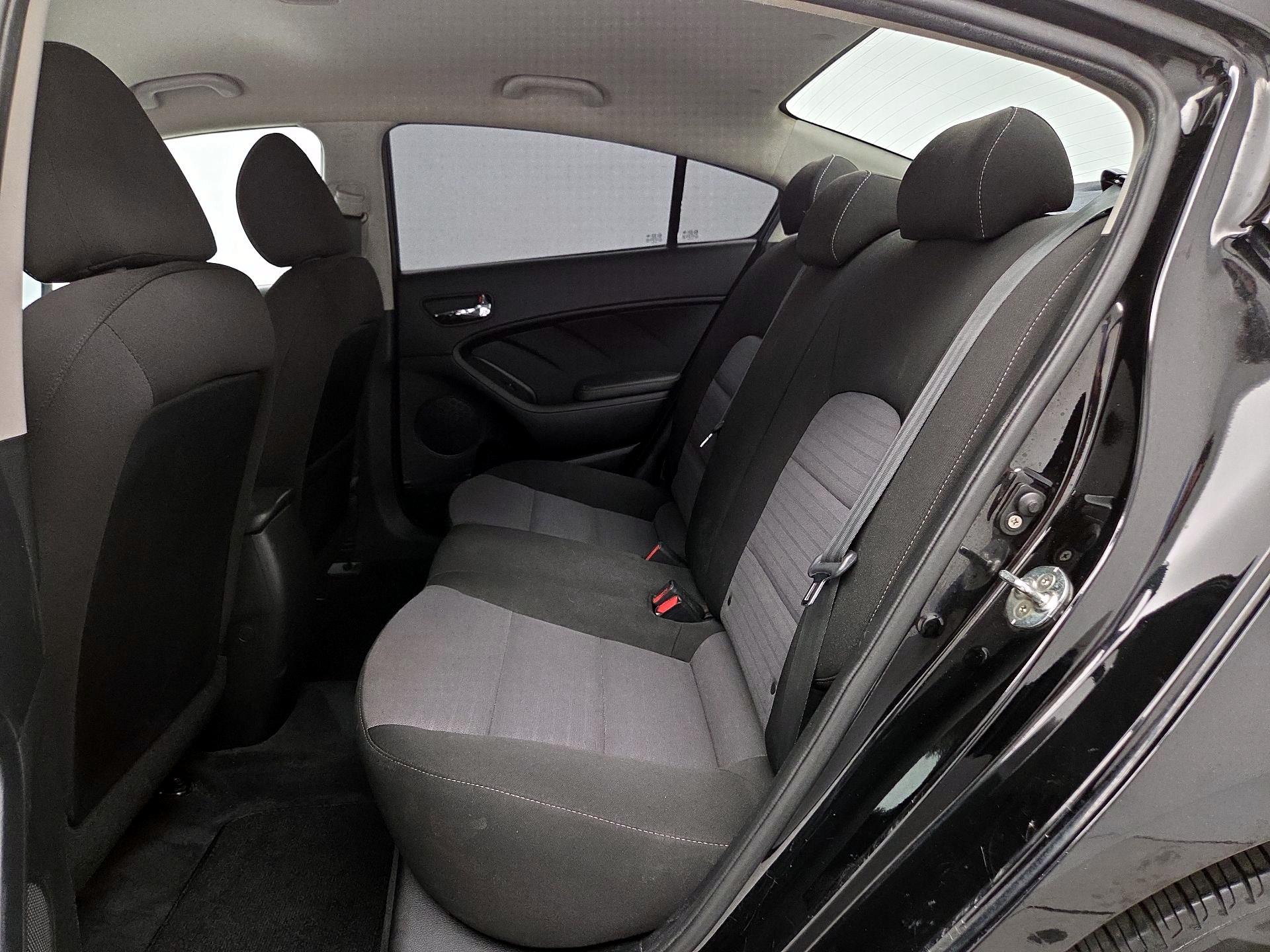 Thumbnail: 2018 Kia Forte - 19