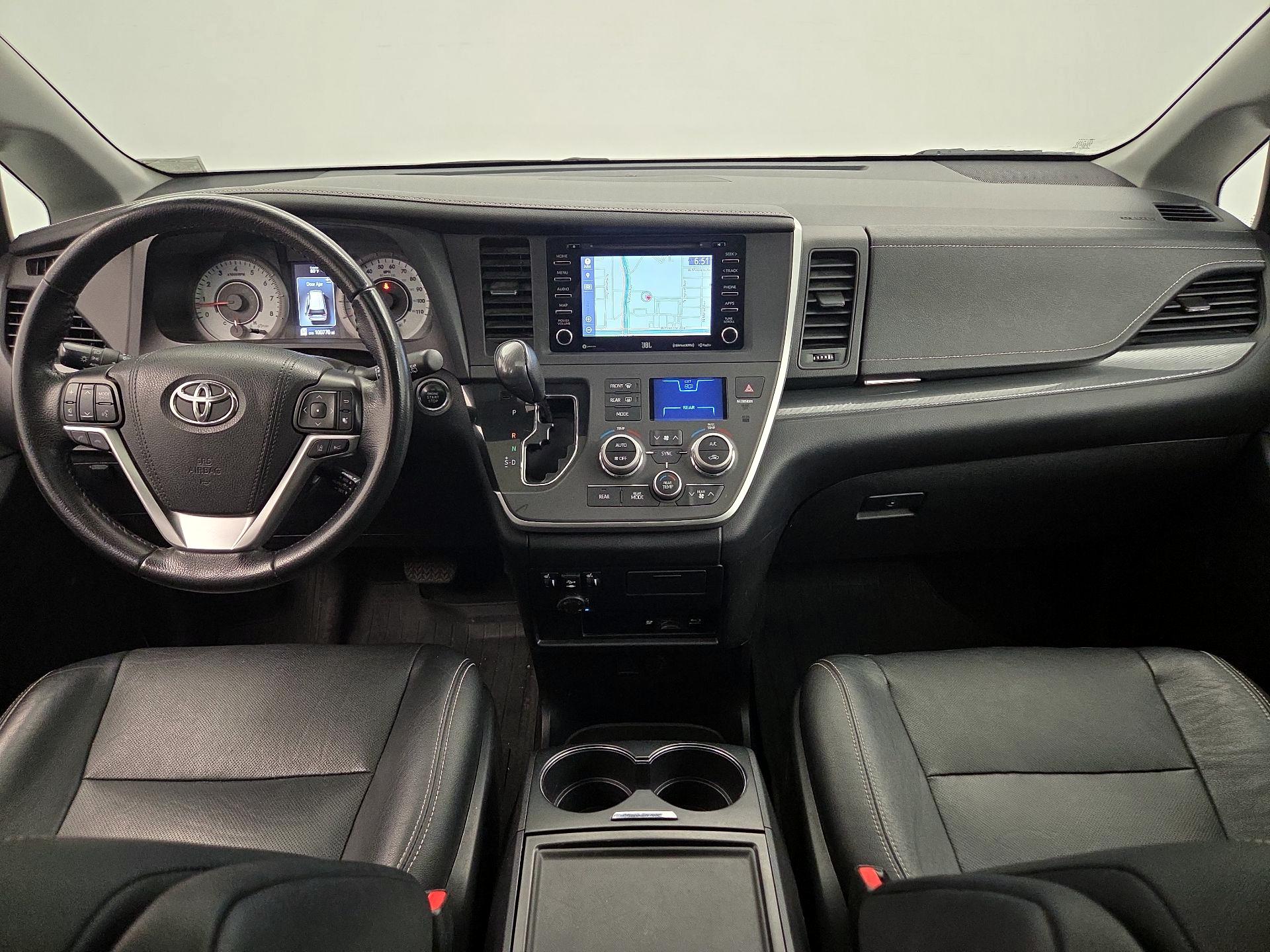Thumbnail: 2020 Toyota Sienna - 9
